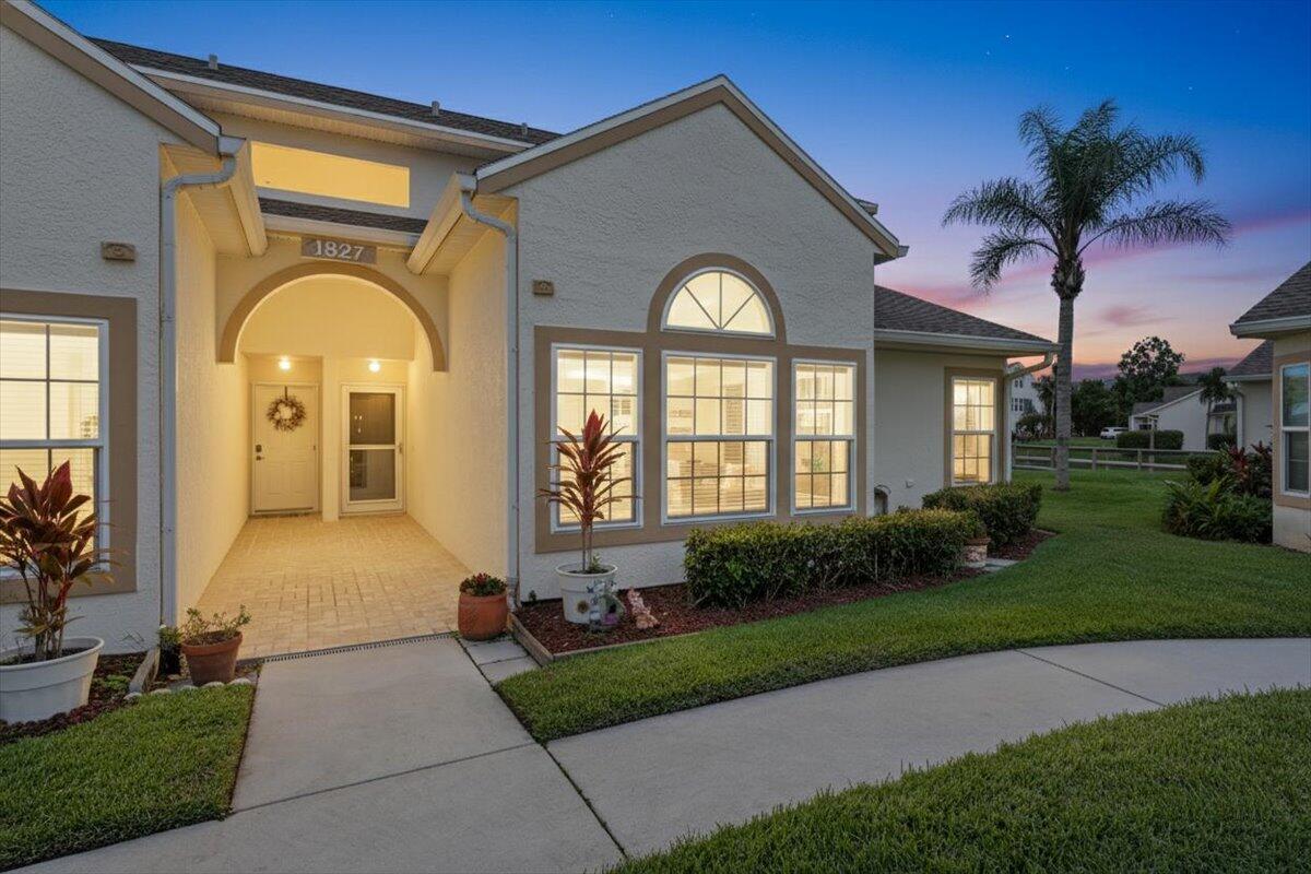 Foto de propiedad en 1827 Aynsley Way 4, Vero Beach, FL 32966 Vero Beach con MLS# 