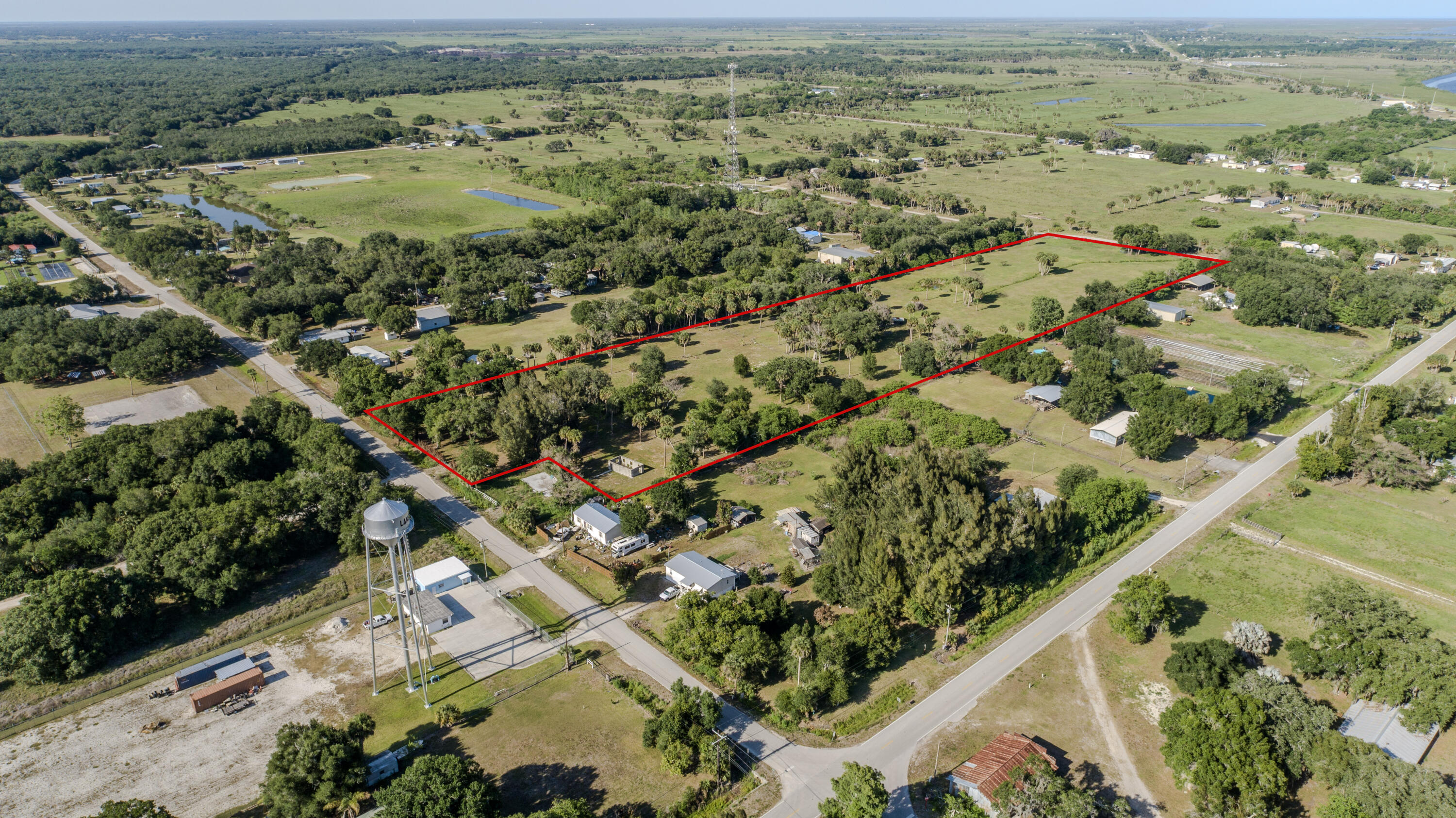 Foto de propiedad en 1100 Red Barn Rd N W, Moore Haven, FL 33471 Moore Haven con MLS# 