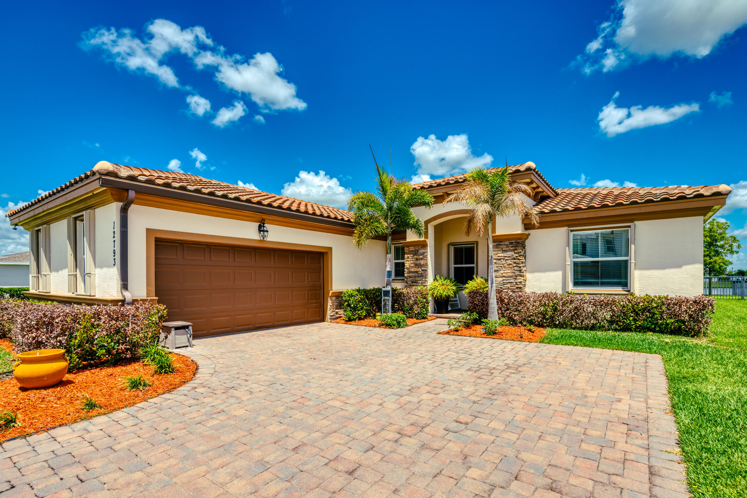 Foto de propiedad en 12793 NW Copper Creek Drive, Port St. Lucie, FL 34987 Port St. Lucie con MLS# 