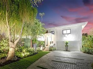 Foto de propiedad en 18560 NE 20th Court, North Miami Beach, FL 33179 North Miami Beach con MLS# 