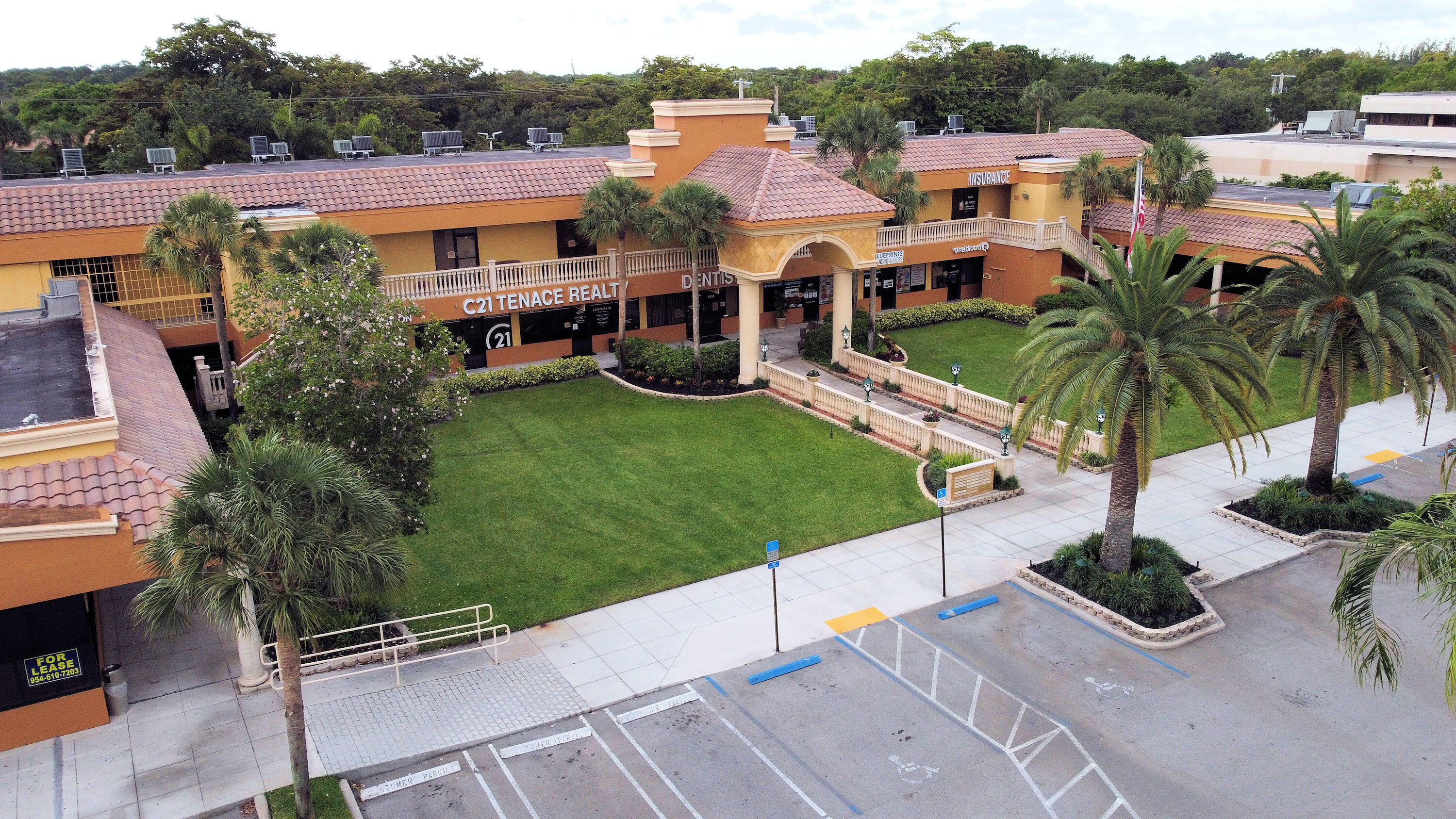 Foto de propiedad en 1845 N University Drive, Coral Springs, FL 33071 Coral Springs con MLS# 