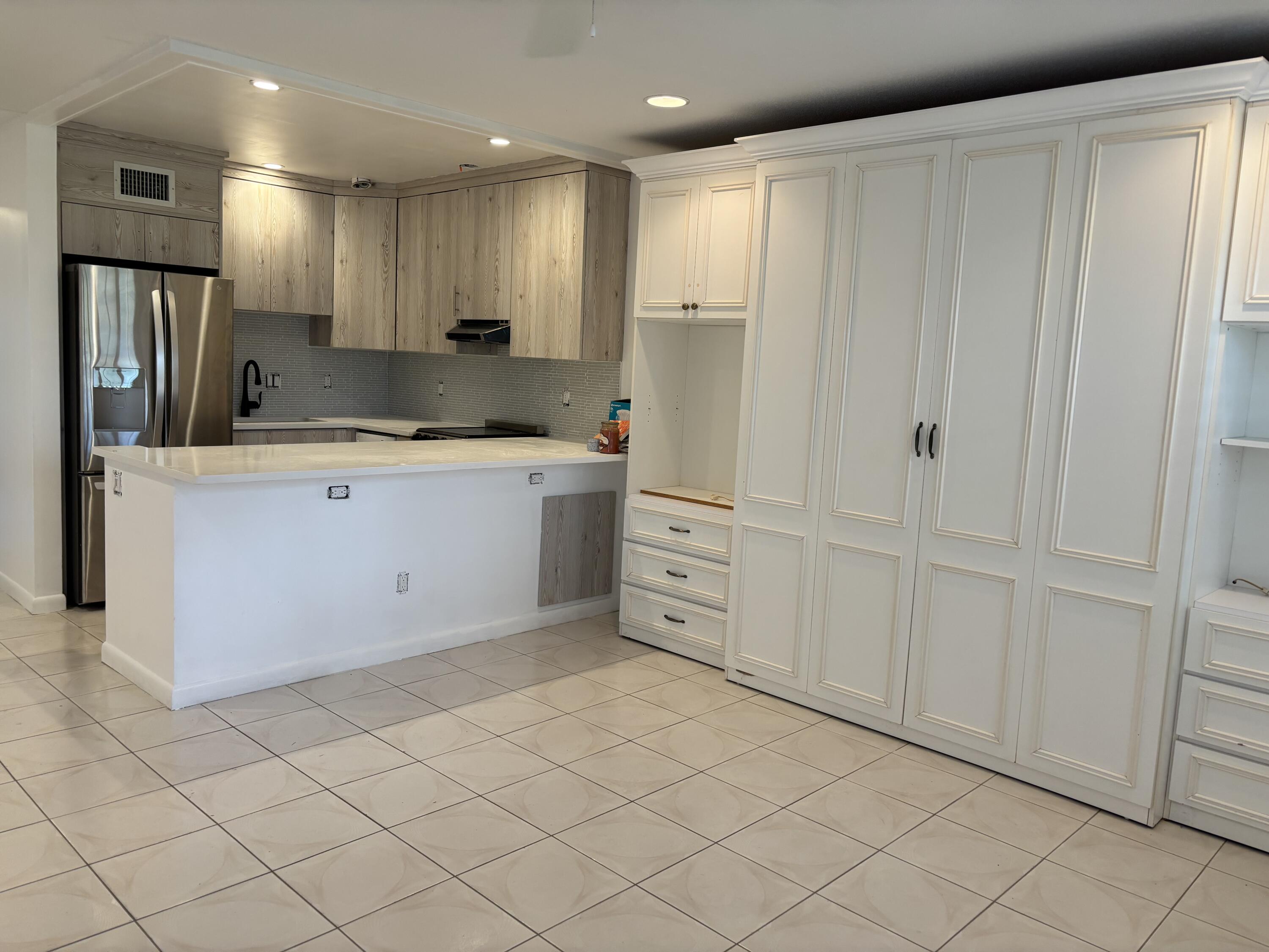 Foto de propiedad en 223 Coventry J 223, West Palm Beach, FL 33417 West Palm Beach con MLS# 