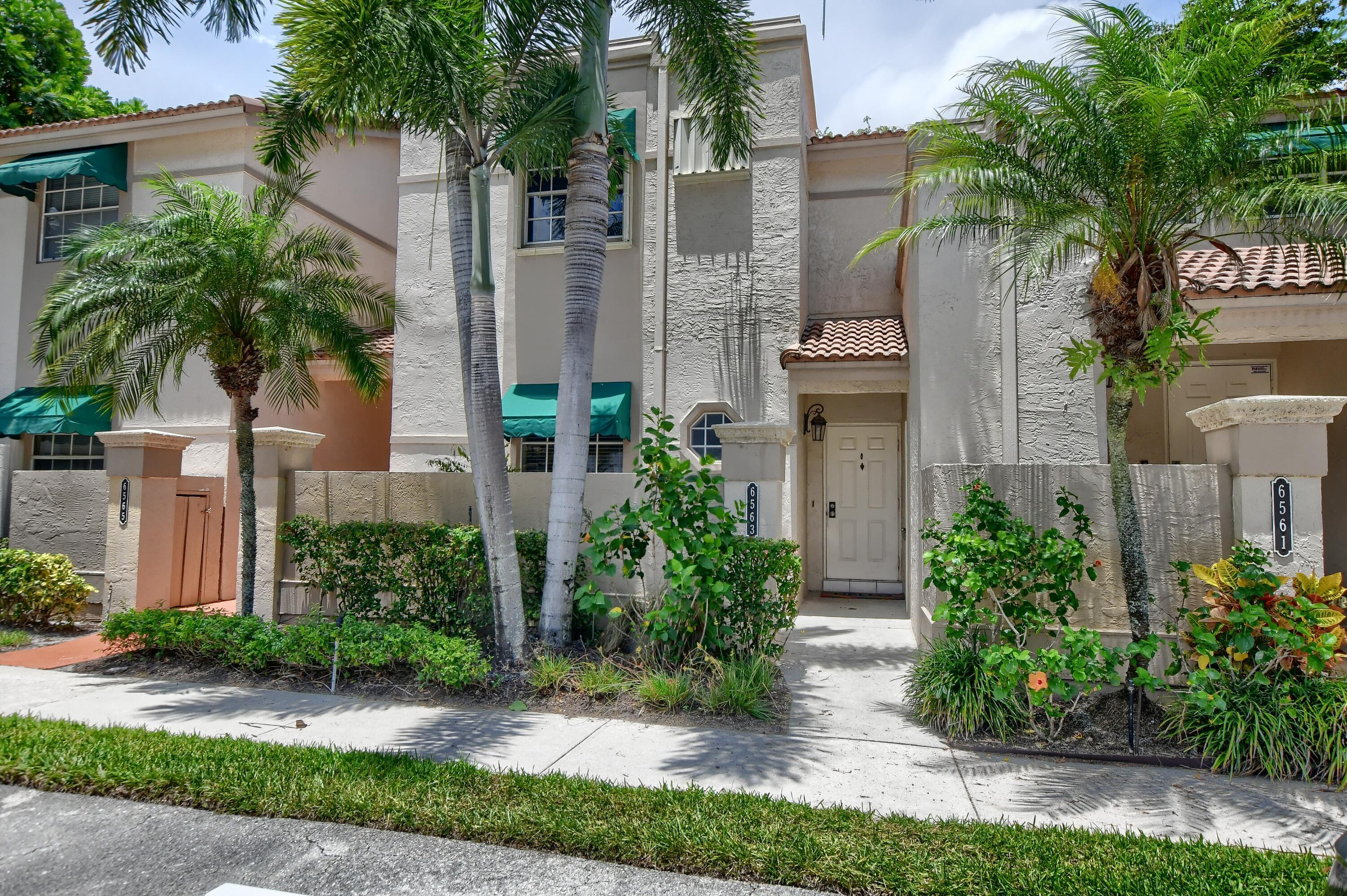 Foto de propiedad en 6563 Via Regina, Boca Raton, FL 33433 Boca Raton con MLS# 