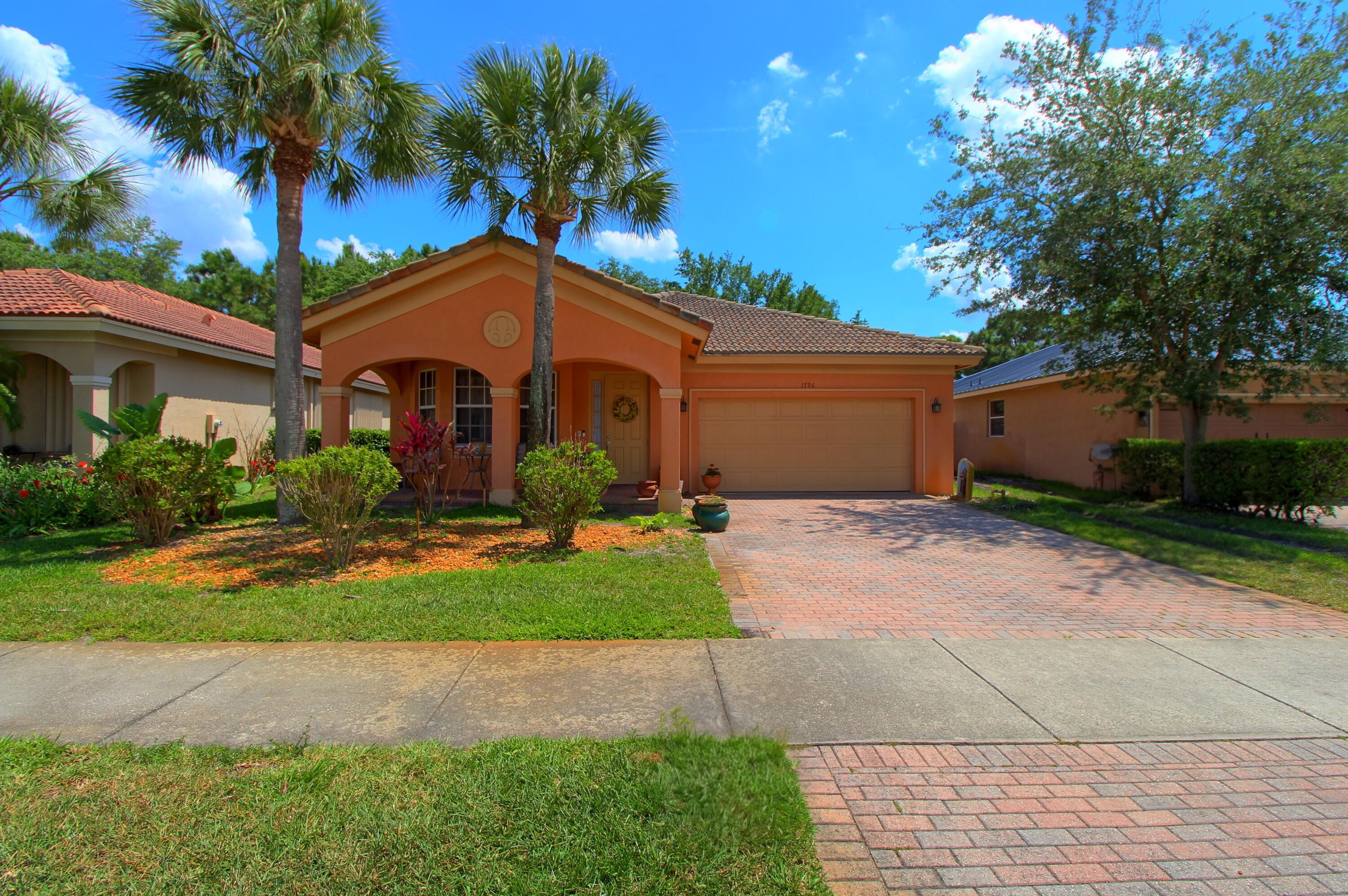 Foto de propiedad en 1796 SW Jamesport Drive, Port St. Lucie, FL 34953 Port St. Lucie con MLS# 
