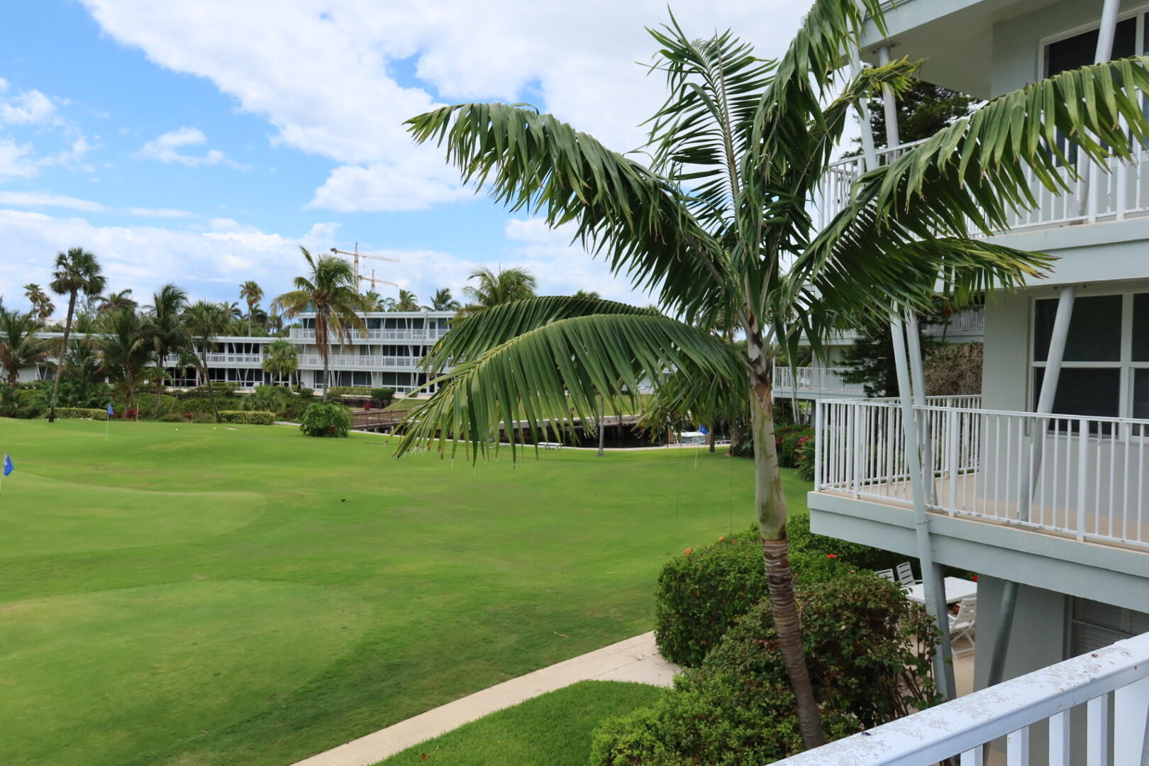 Foto de propiedad en 1221 Hillsboro Mile Hillsboro Mile 41b, Hillsboro Beach, FL 33062 Hillsboro Beach con MLS# 