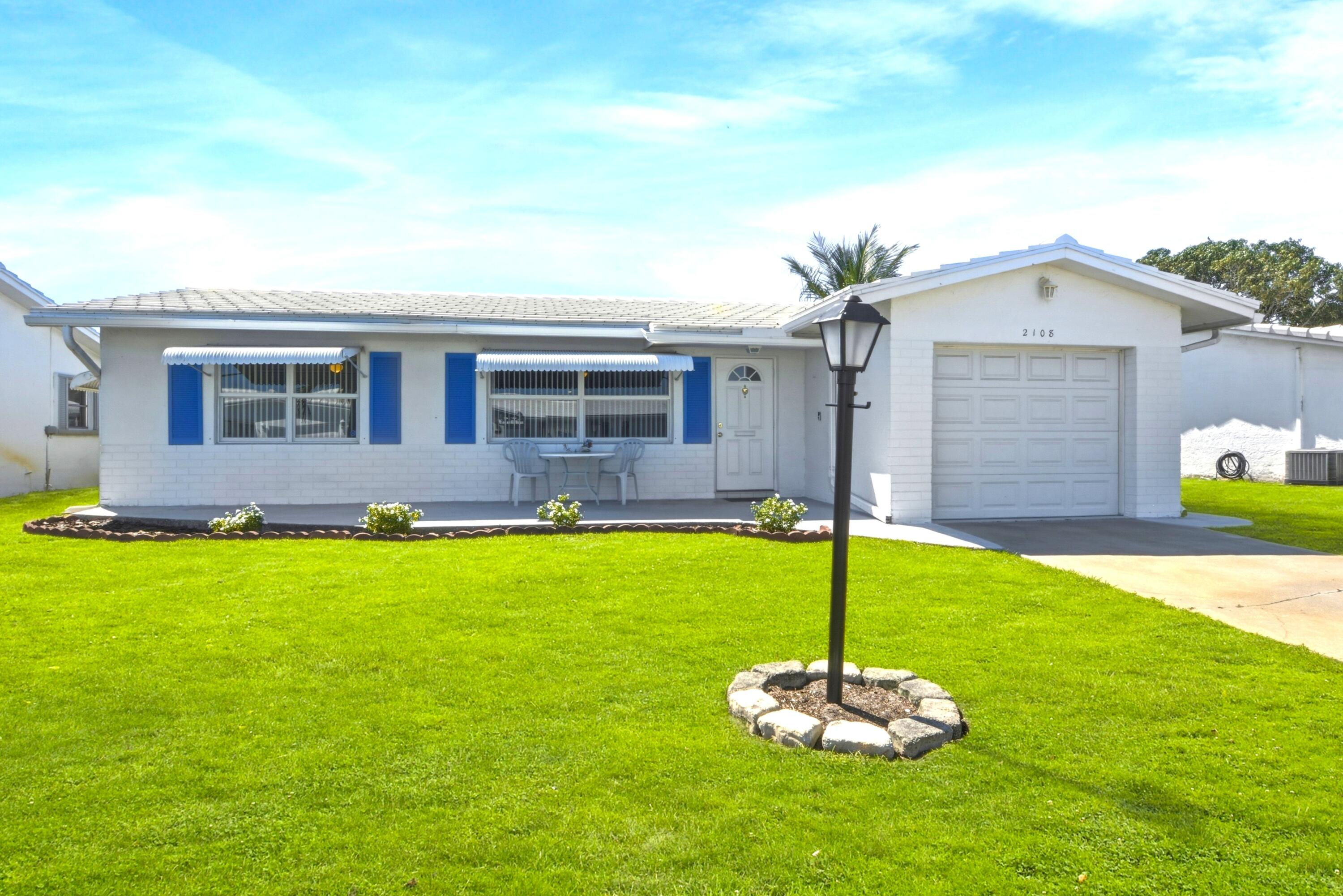 Foto de propiedad en 2108 SW 15th Street, Boynton Beach, FL 33426 Boynton Beach con MLS# 
