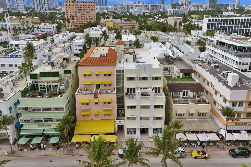 Foto de propiedad en 834 Ocean Drive 406, Miami Beach, FL 33139 Miami Beach con MLS# 