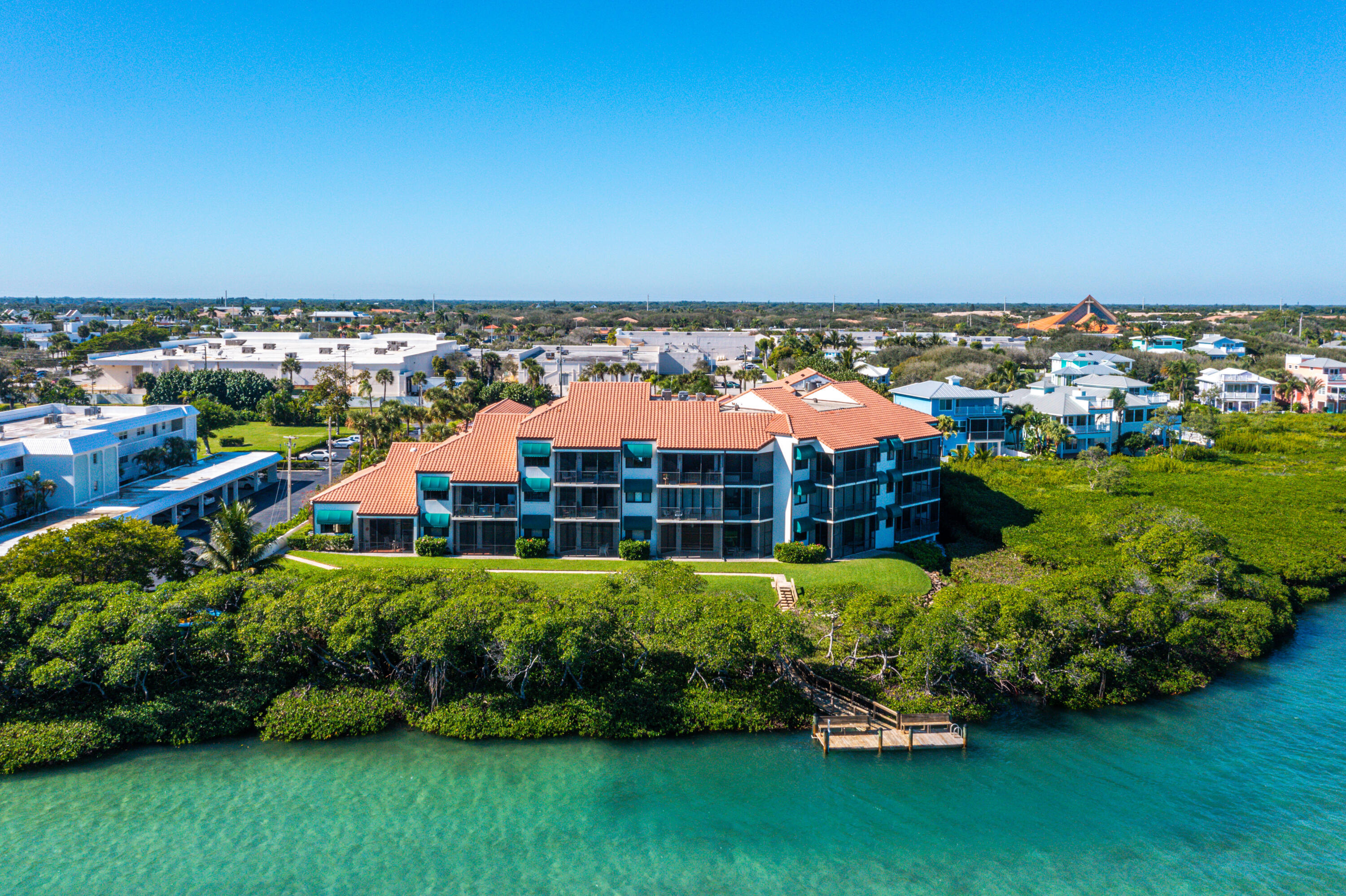 Foto de propiedad en 200 Waterway Road 204, Tequesta, FL 33469 Tequesta con MLS# 