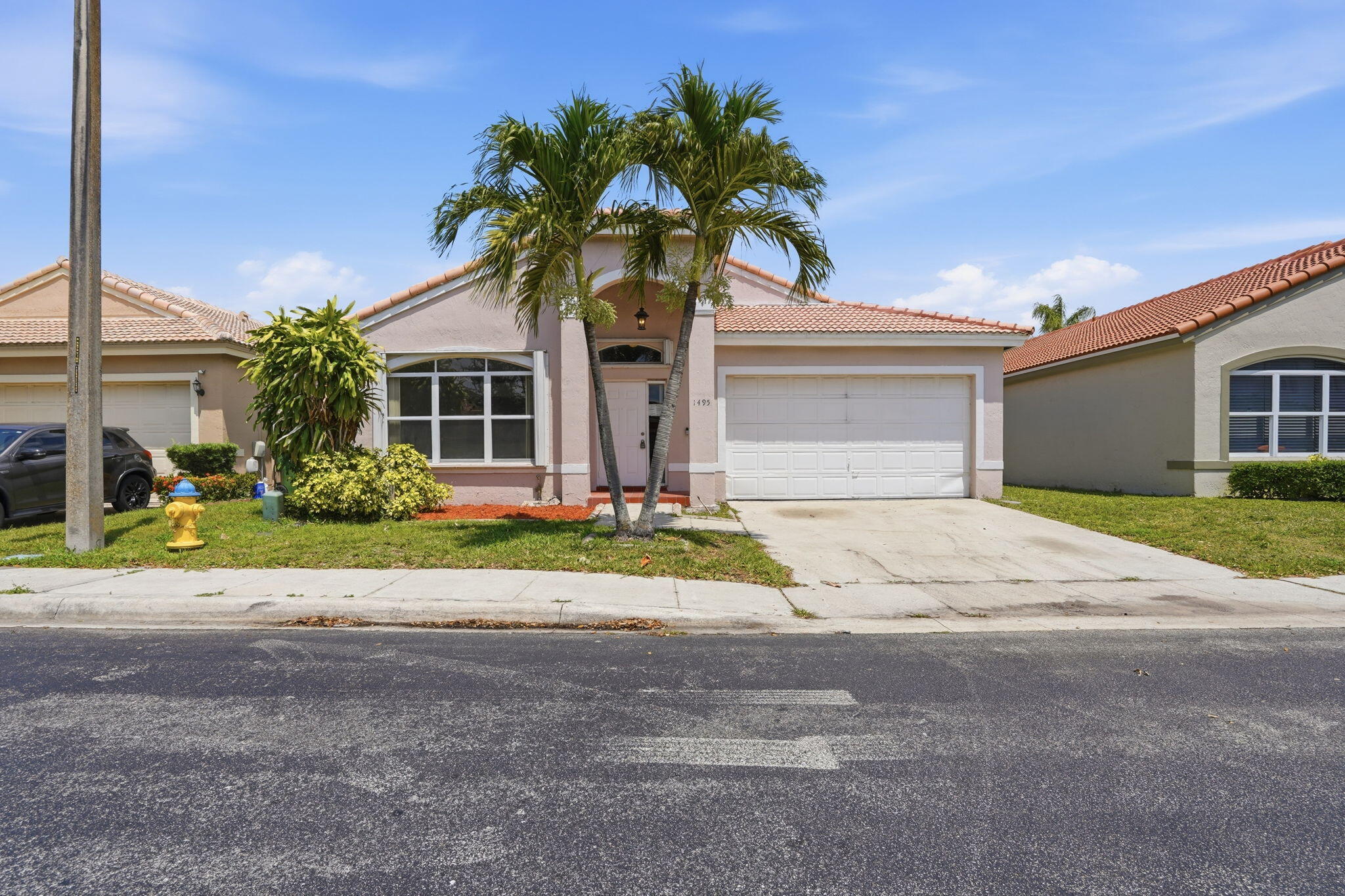Foto de propiedad en 1495 SW 105th Avenue, Pembroke Pines, FL 33025 Pembroke Pines con MLS# 