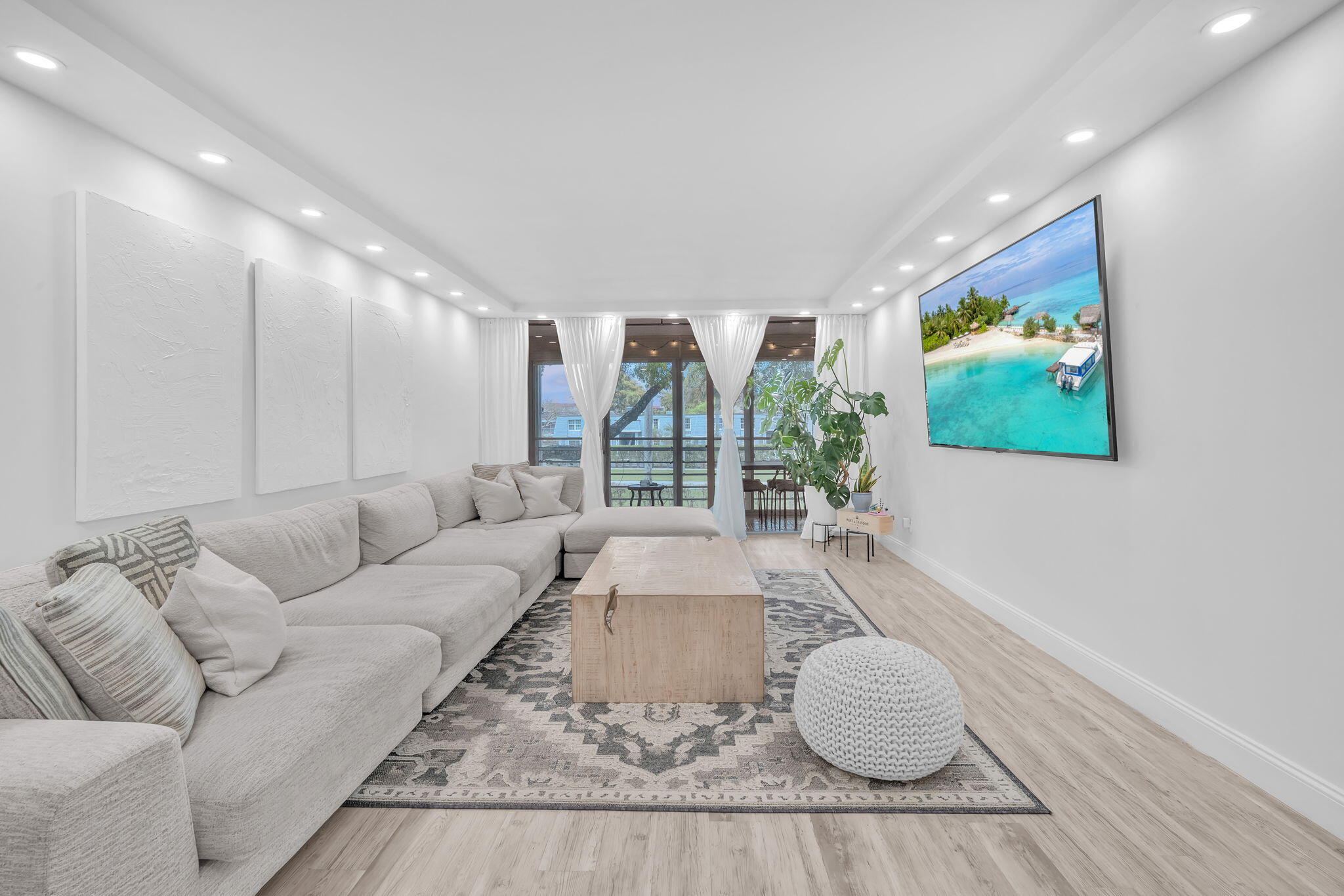 Foto de propiedad en 6921 Cypress Road Apt B19, Plantation, FL 33317 Plantation con MLS# 