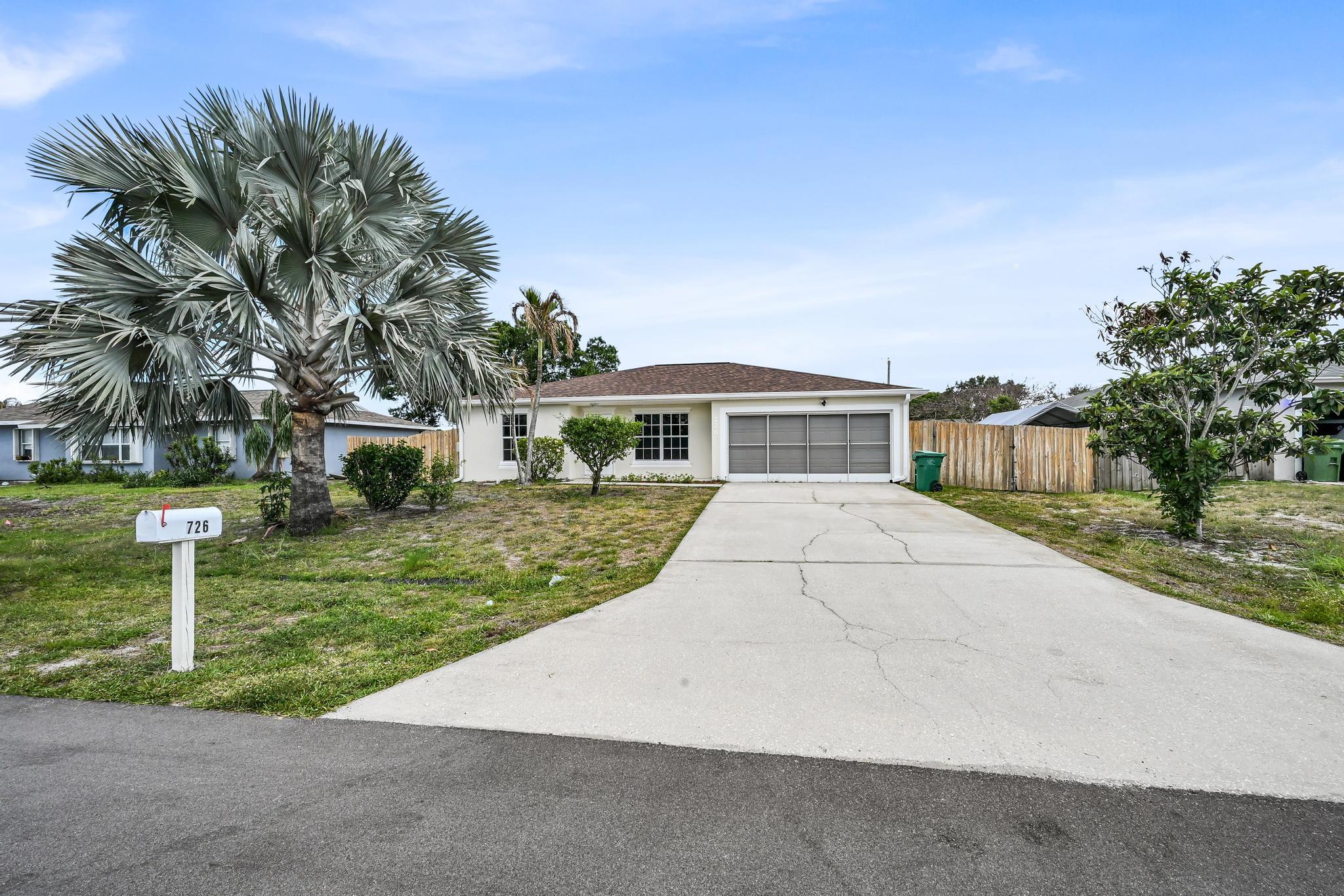 Alquilada 726 SW Bond Road, Port St. Lucie, FL 34953, Port St. Lucie, FL 34953