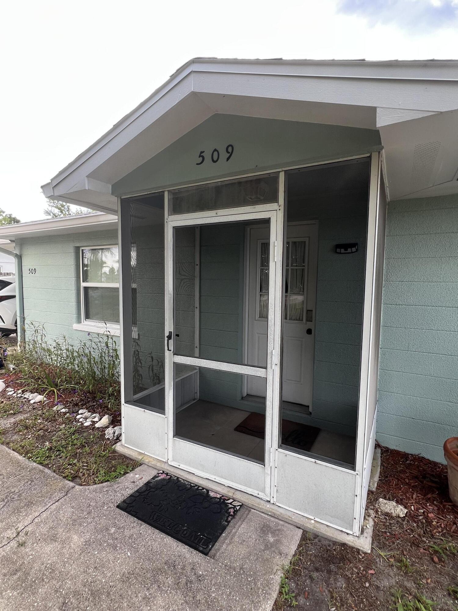 Foto de propiedad en 509 S Mccall Road, Englewood, FL 34223 Englewood con MLS# 