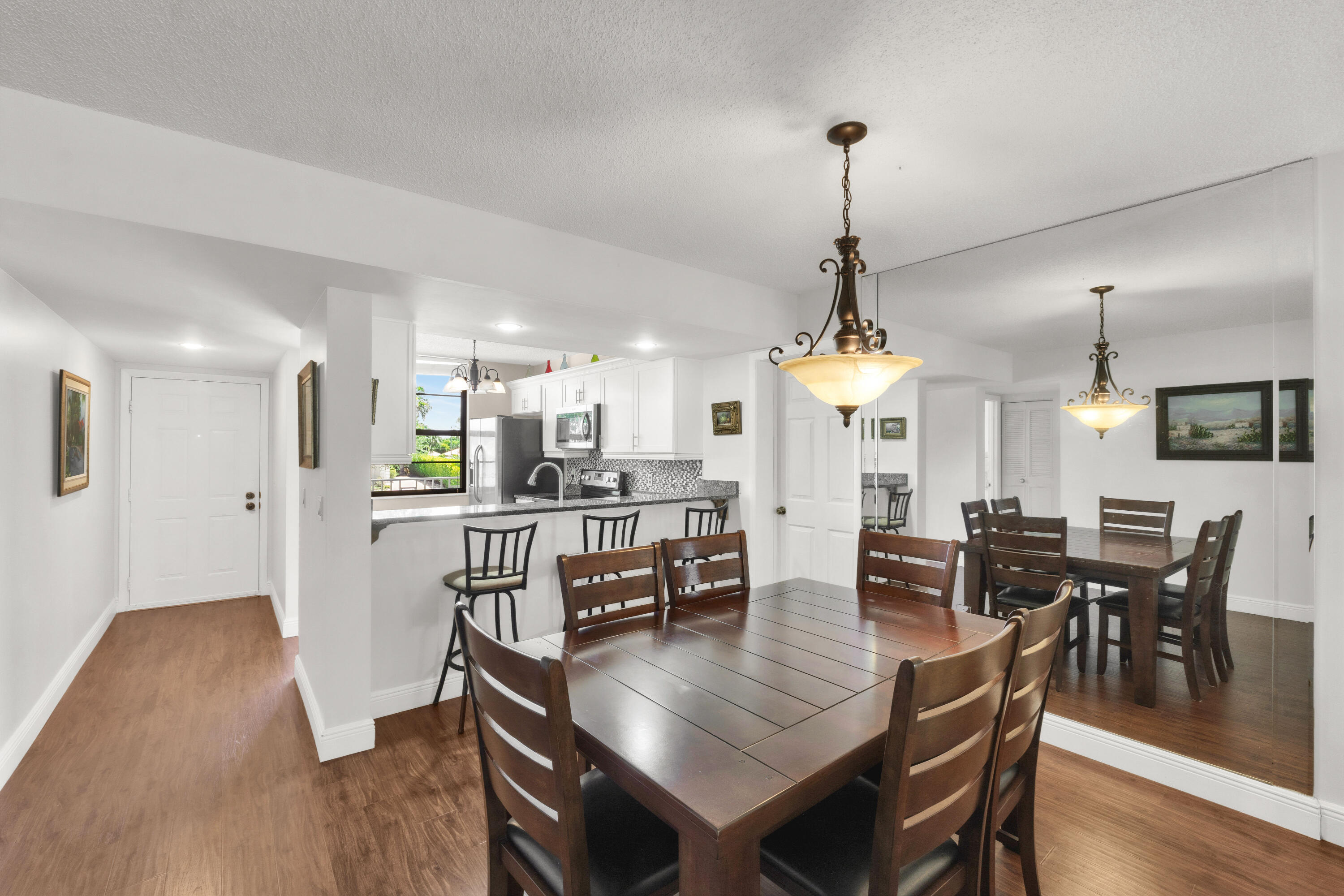 En Venta 3716 Whitehall Drive 202, West Palm Beach, FL 33401, West Palm Beach, FL 33401