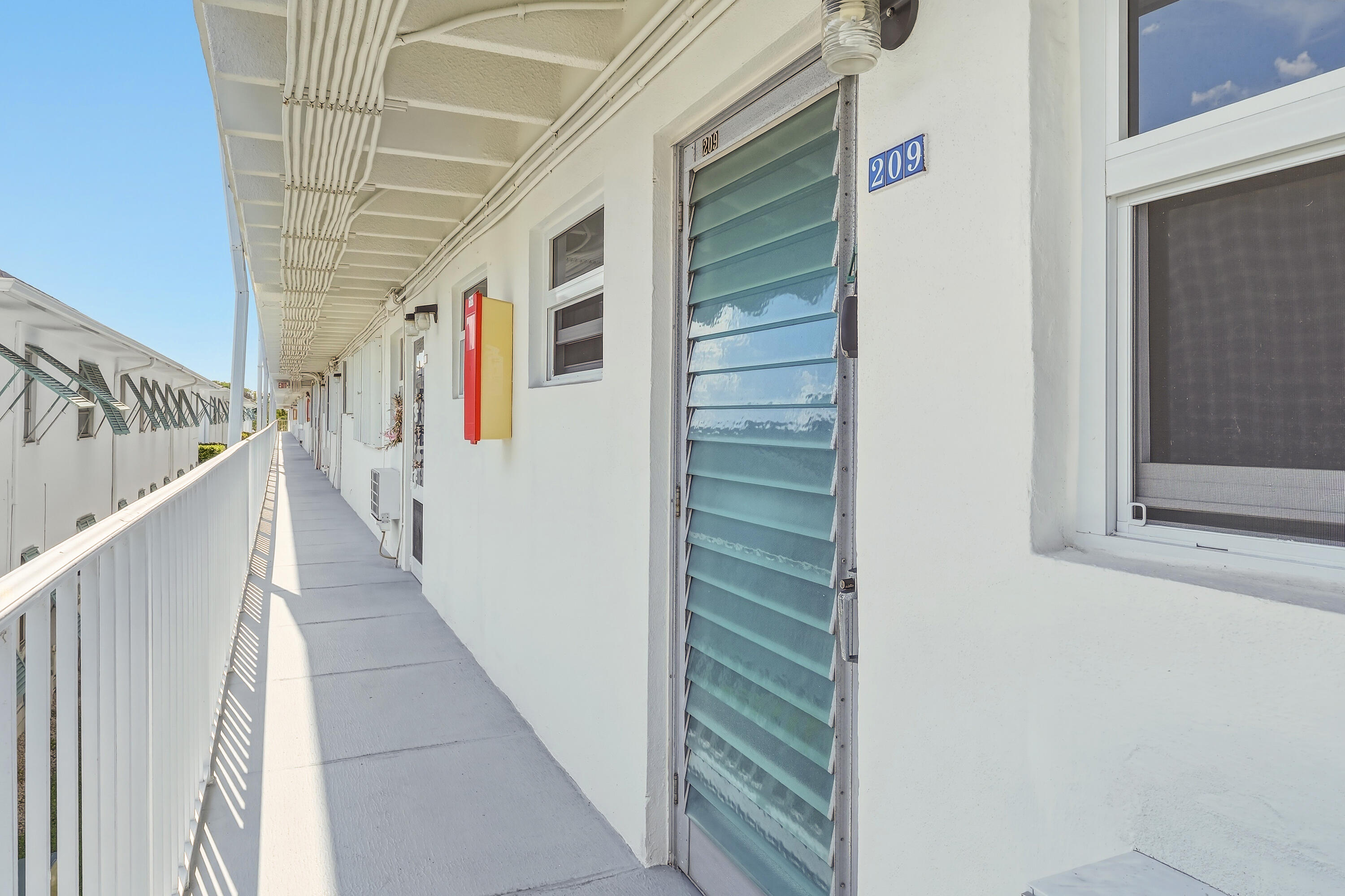 Foto de propiedad en 4001 S Ocean Boulevard 209, South Palm Beach, FL 33480 South Palm Beach con MLS# 