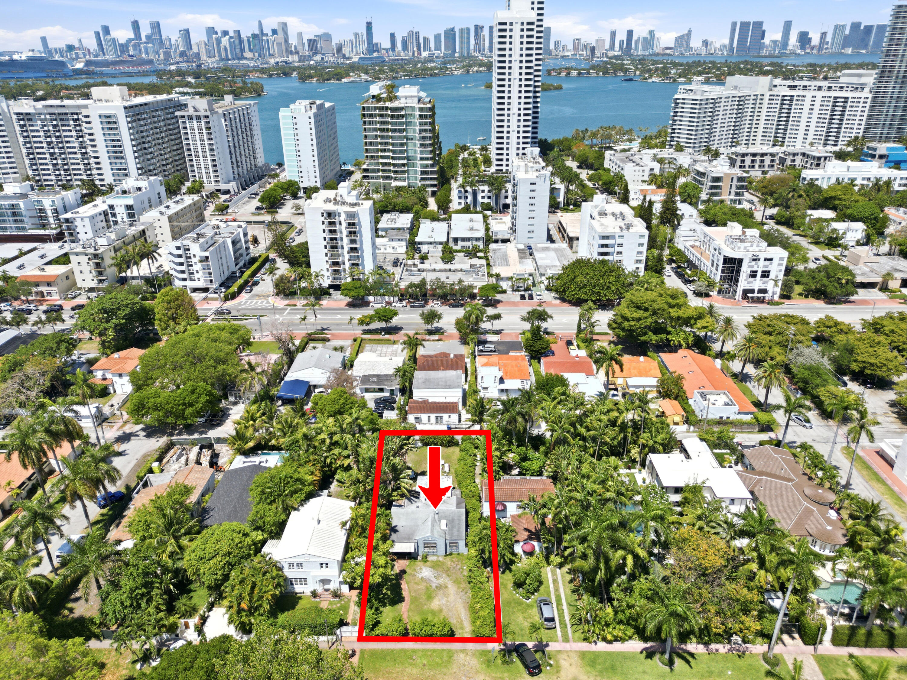 Foto de propiedad en 1324 Lenox Avenue, Miami Beach, FL 33139 Miami Beach con MLS# 