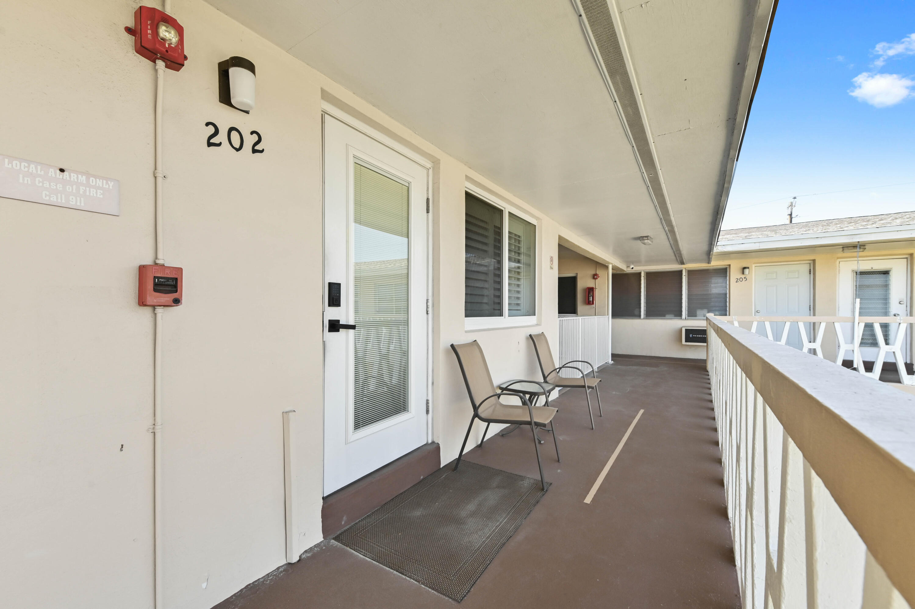 Foto de propiedad en 900 Atlantic Shores Boulevard 202, Hallandale Beach, FL 33009 Hallandale Beach con MLS# 