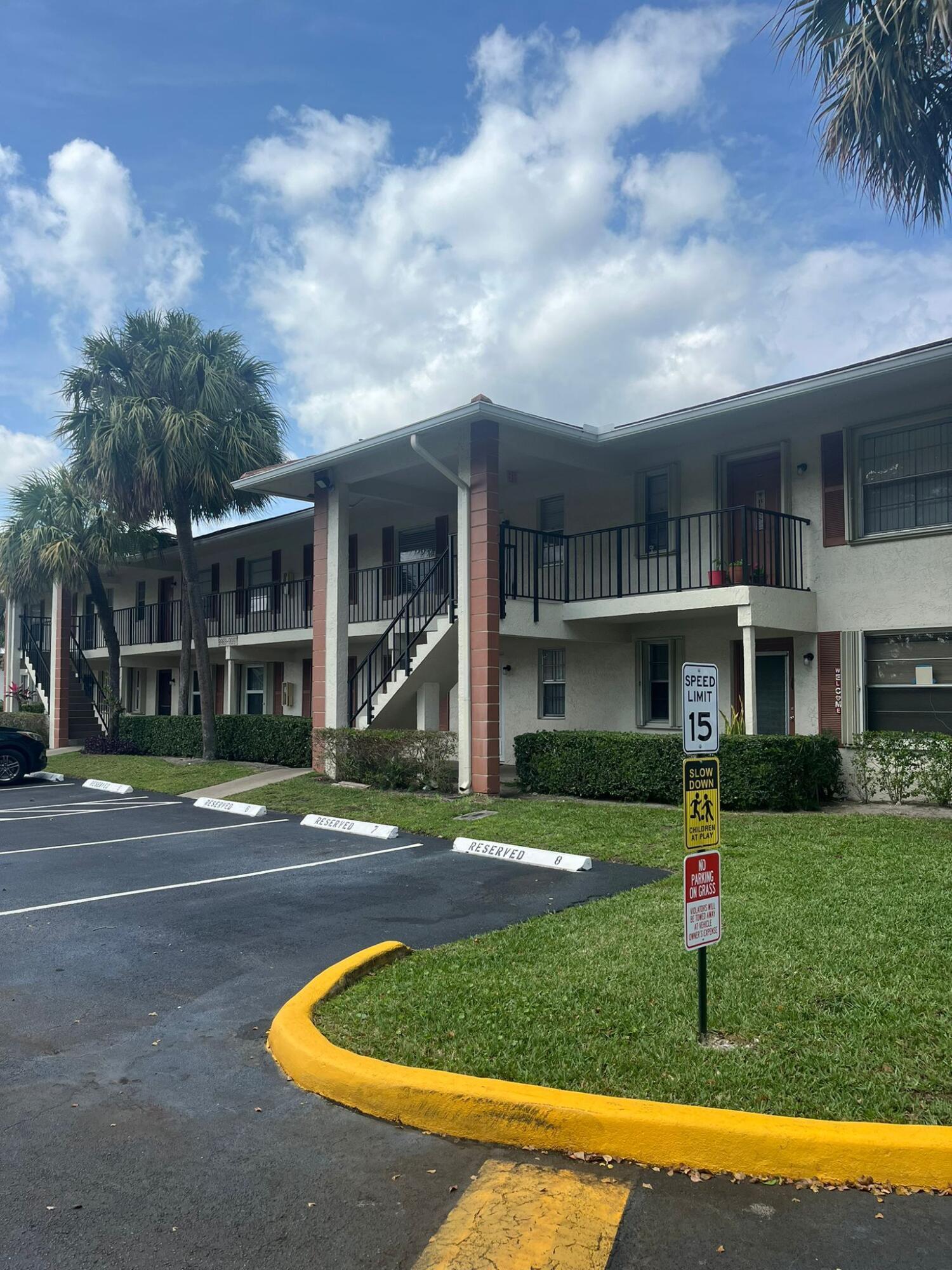Foto de propiedad en 9993 Three Lakes Circle, Boca Raton, FL 33428 Boca Raton con MLS# 