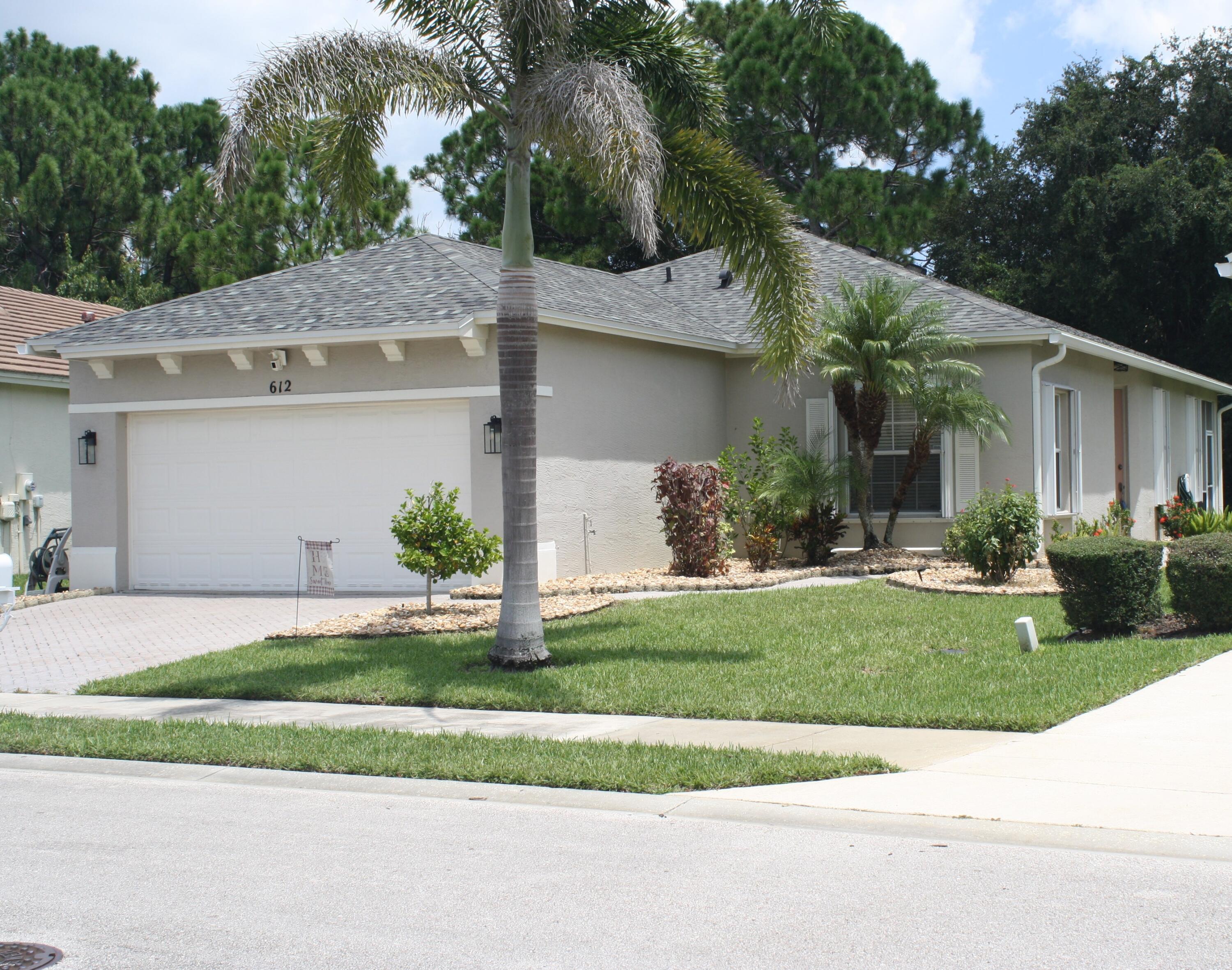 Foto de propiedad en 612 SW Indian Key Drive, Port St. Lucie, FL 34986 Port St. Lucie con MLS# 
