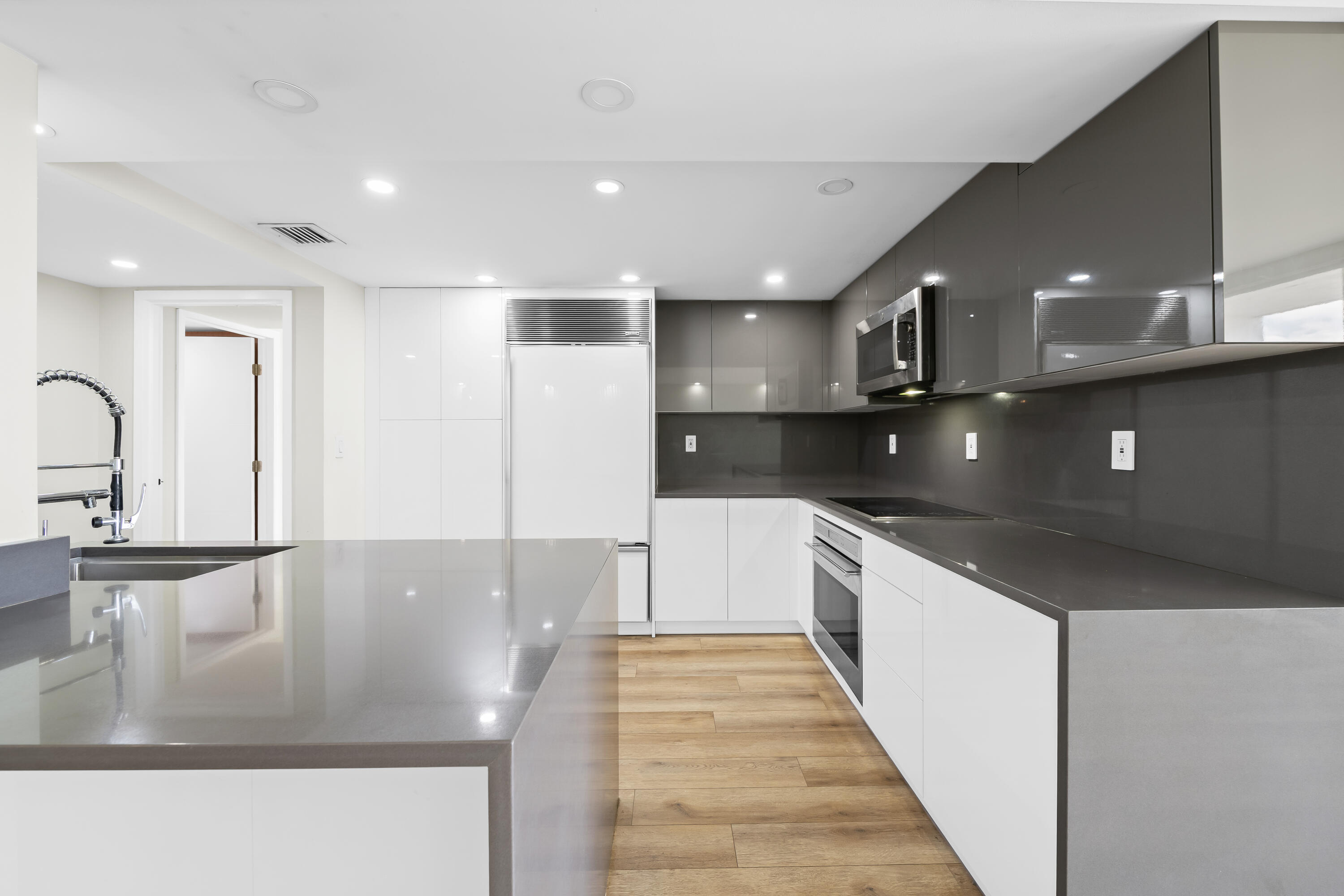 Foto de propiedad en 600 Parkview Drive 1029, Hallandale Beach, FL 33009 Hallandale Beach con MLS# 