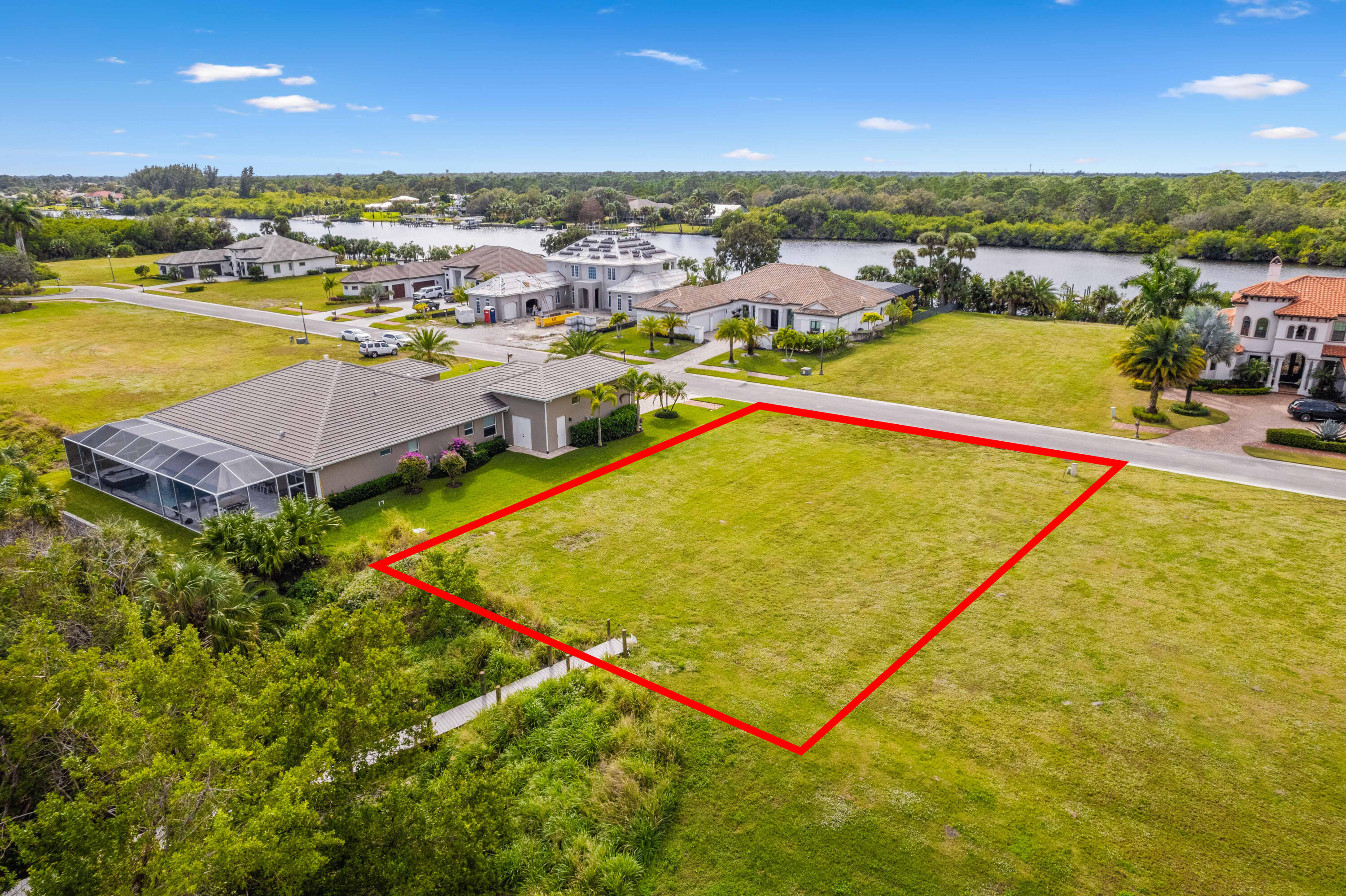 Foto de propiedad en 206 SE Fiore Bello SE, Port St. Lucie, FL 34952 Port St. Lucie con MLS# 