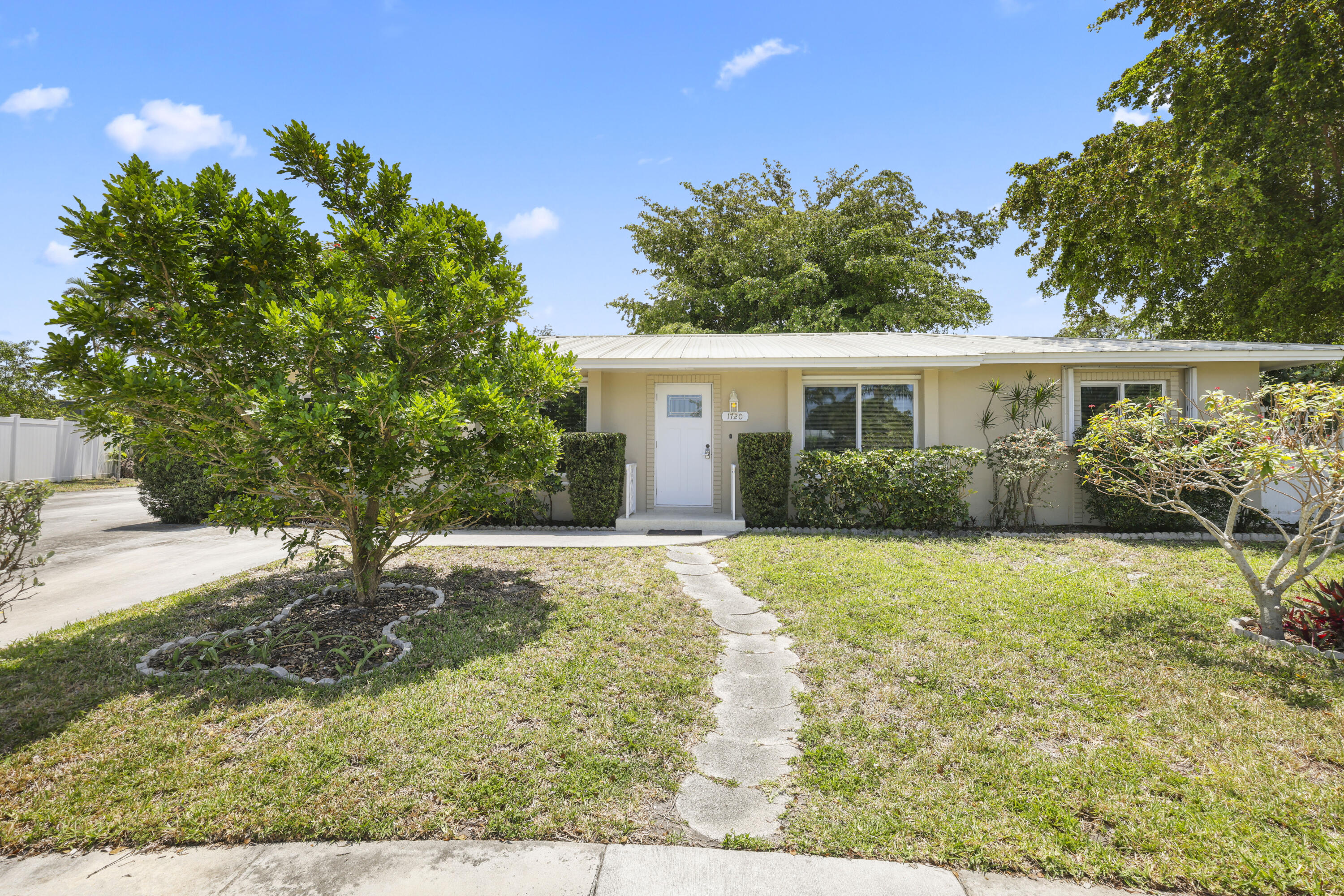 Foto de propiedad en 1720 SW 10th Street, Boca Raton, FL 33486 Boca Raton con MLS# 