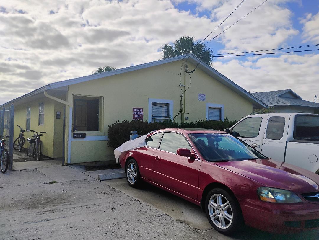 Foto de propiedad en 803 SE Tarpon Avenue SE, Stuart, FL 34994 Stuart con MLS# 