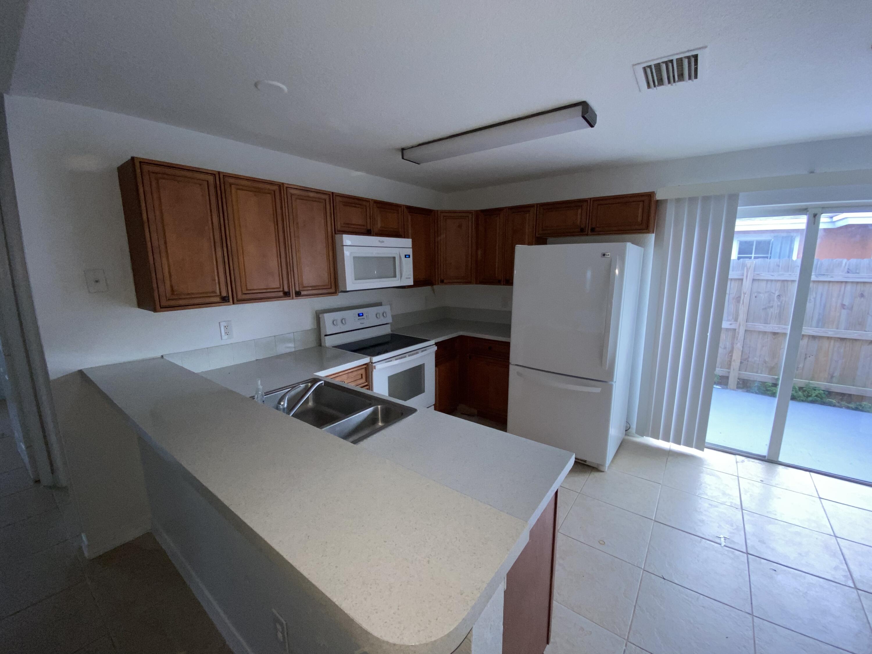 OPEN KITCHEN AREA