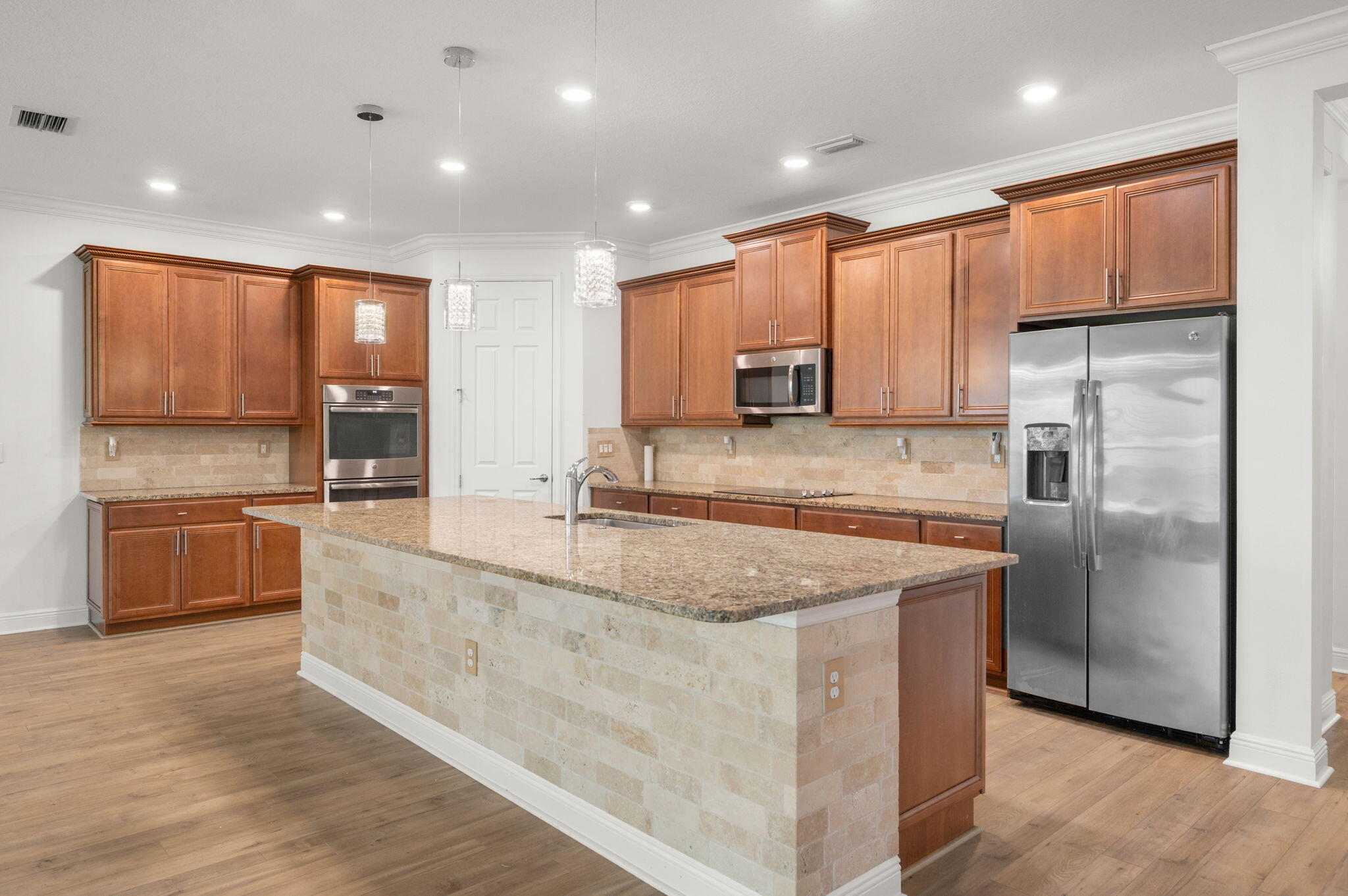 Foto de propiedad en 10095 SW Indian Lilac Trail, Port St. Lucie, FL 34987 Port St. Lucie con MLS# 
