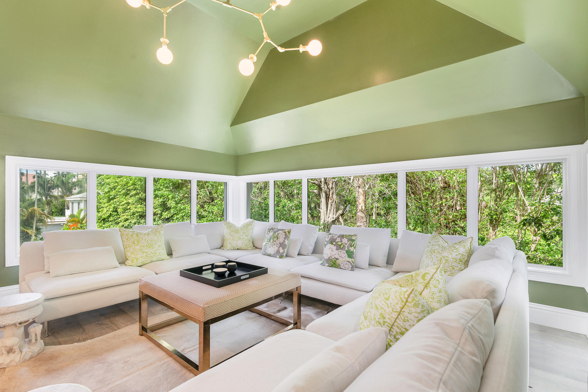 Foto de propiedad en 443 Seaview Avenue, Palm Beach, FL 33480 Palm Beach con MLS# 