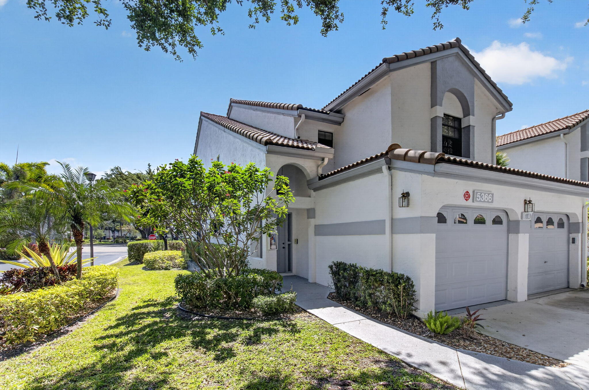 Foto de propiedad en 5366 Venetia Court E, Boynton Beach, FL 33437 Boynton Beach con MLS# 