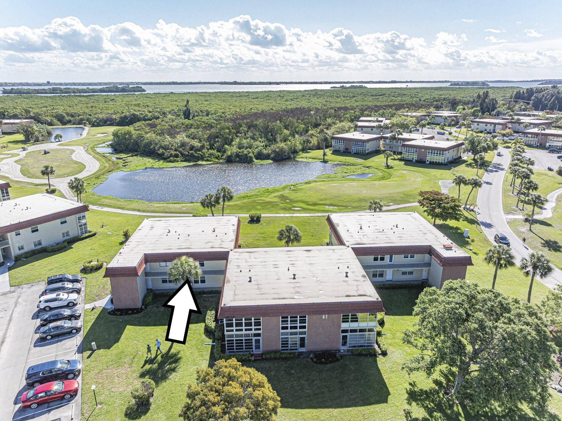 Foto de propiedad en 67 Royal Oak Drive 206, Vero Beach, FL 32962 Vero Beach con MLS# 