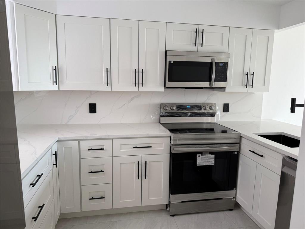 Foto de propiedad en 112 Royal Park Drive 4b, Oakland Park, FL 33309 Oakland Park con MLS# 