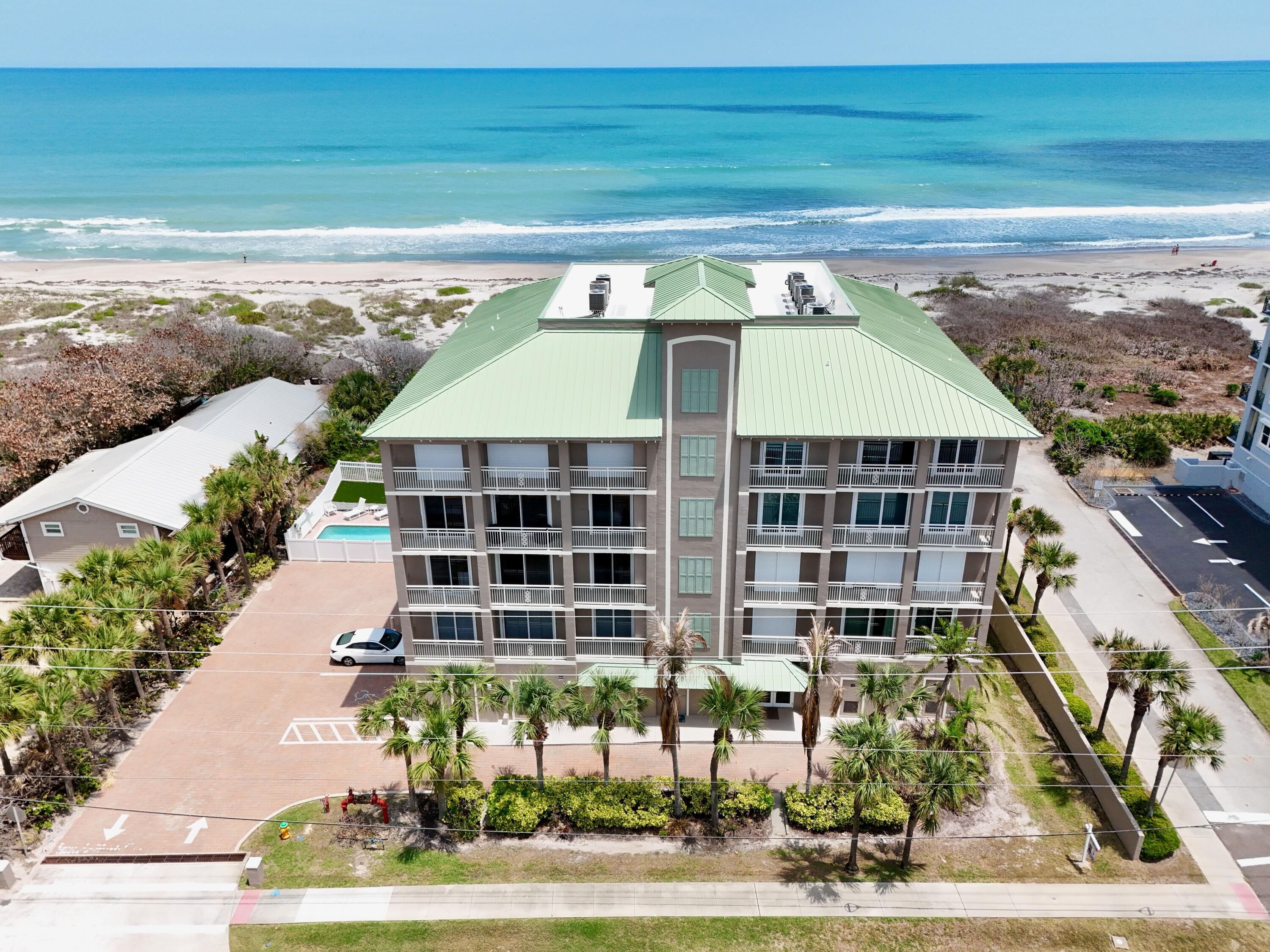 Foto de propiedad en 2465 S Atlantic Avenue 401, Cocoa Beach, FL 32931 Cocoa Beach con MLS# 