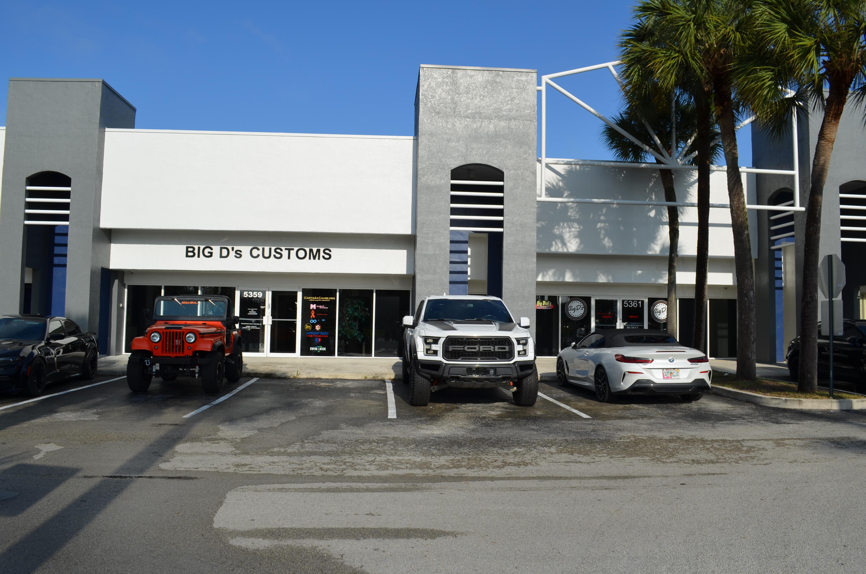 Foto de propiedad en 5359 N Nob Hill Road 5359-5361, Sunrise, FL Sunrise con MLS# 