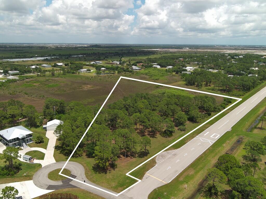 Foto de propiedad en 12370 Skymaster Street, Port St. Lucie, FL 34987 Port St. Lucie con MLS# 