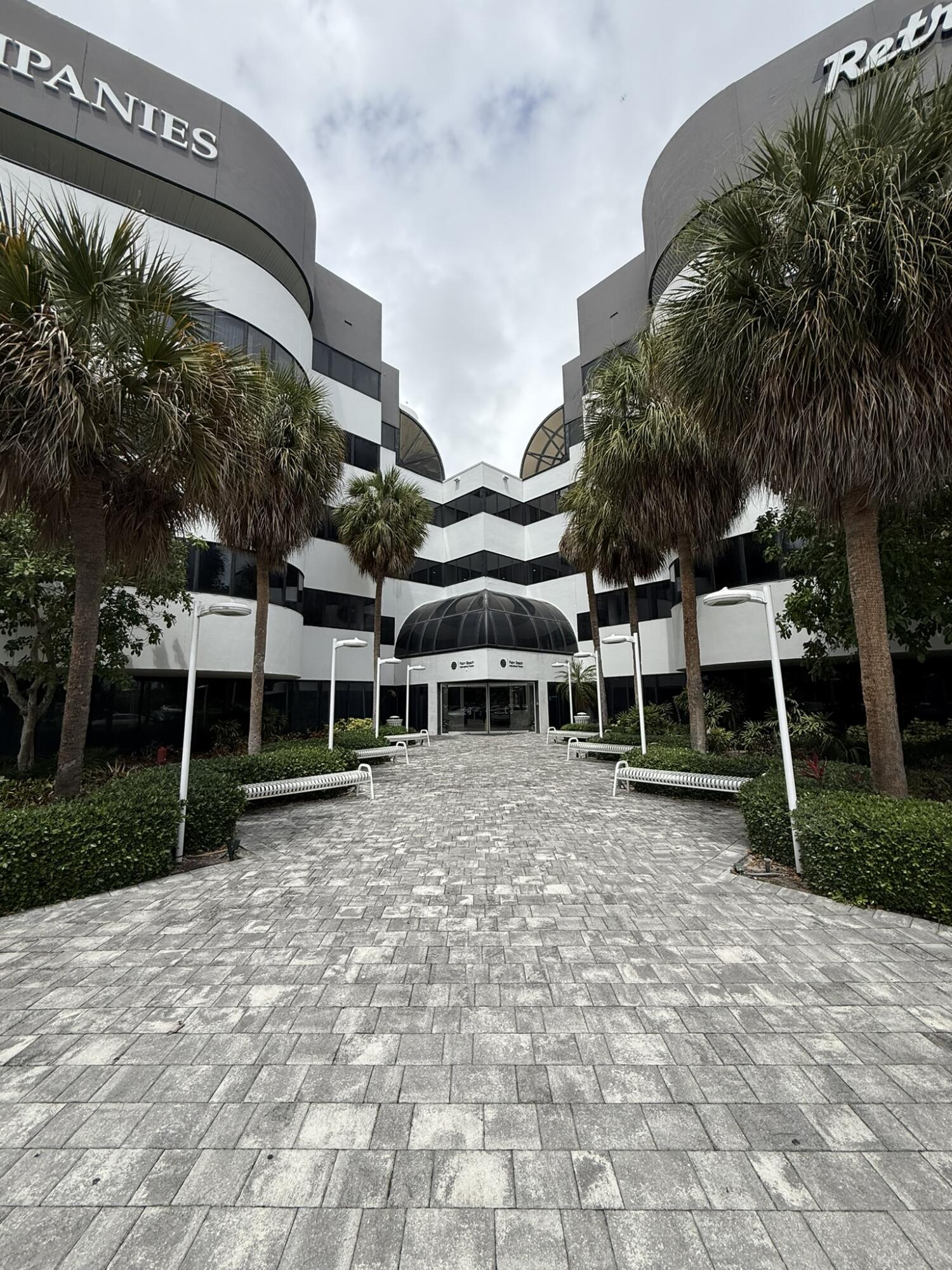 Foto de propiedad en 1601 Belvedere Road 208-s, West Palm Beach, FL 33406 West Palm Beach con MLS# 