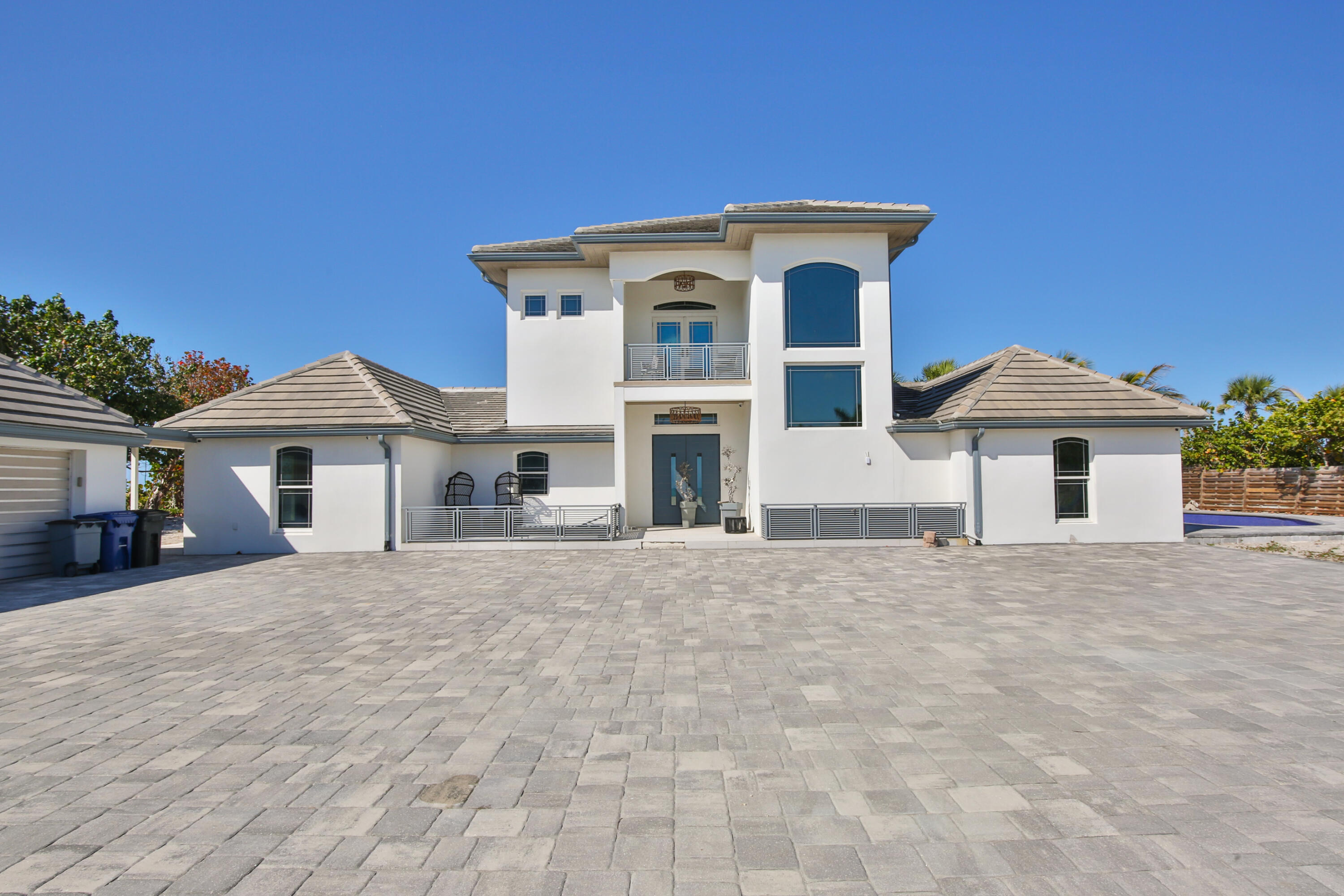 Foto de propiedad en 7816 Sanderling Road, Sarasota, FL 34242 Sarasota con MLS# 