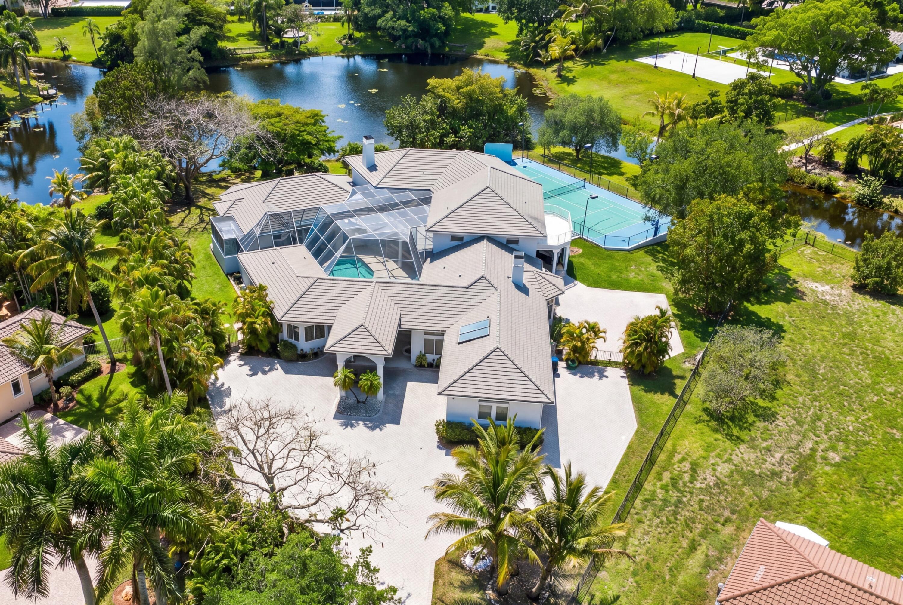 Foto de propiedad en 4010 NW 100th Avenue, Coral Springs, FL 33065 Coral Springs con MLS# 