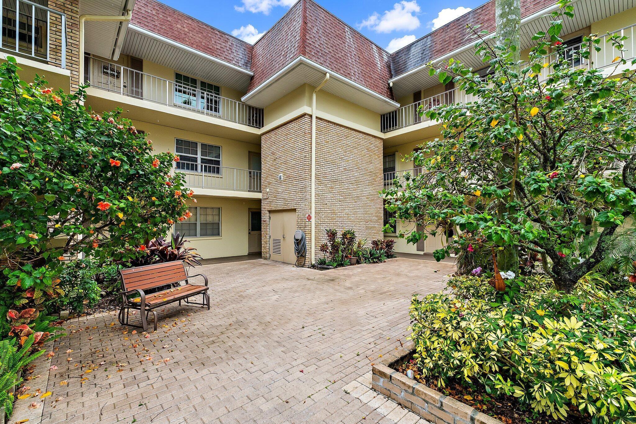 Foto de propiedad en 5570 Tamberlane Circle 131, Palm Beach Gardens, FL 33418 Palm Beach Gardens con MLS# 