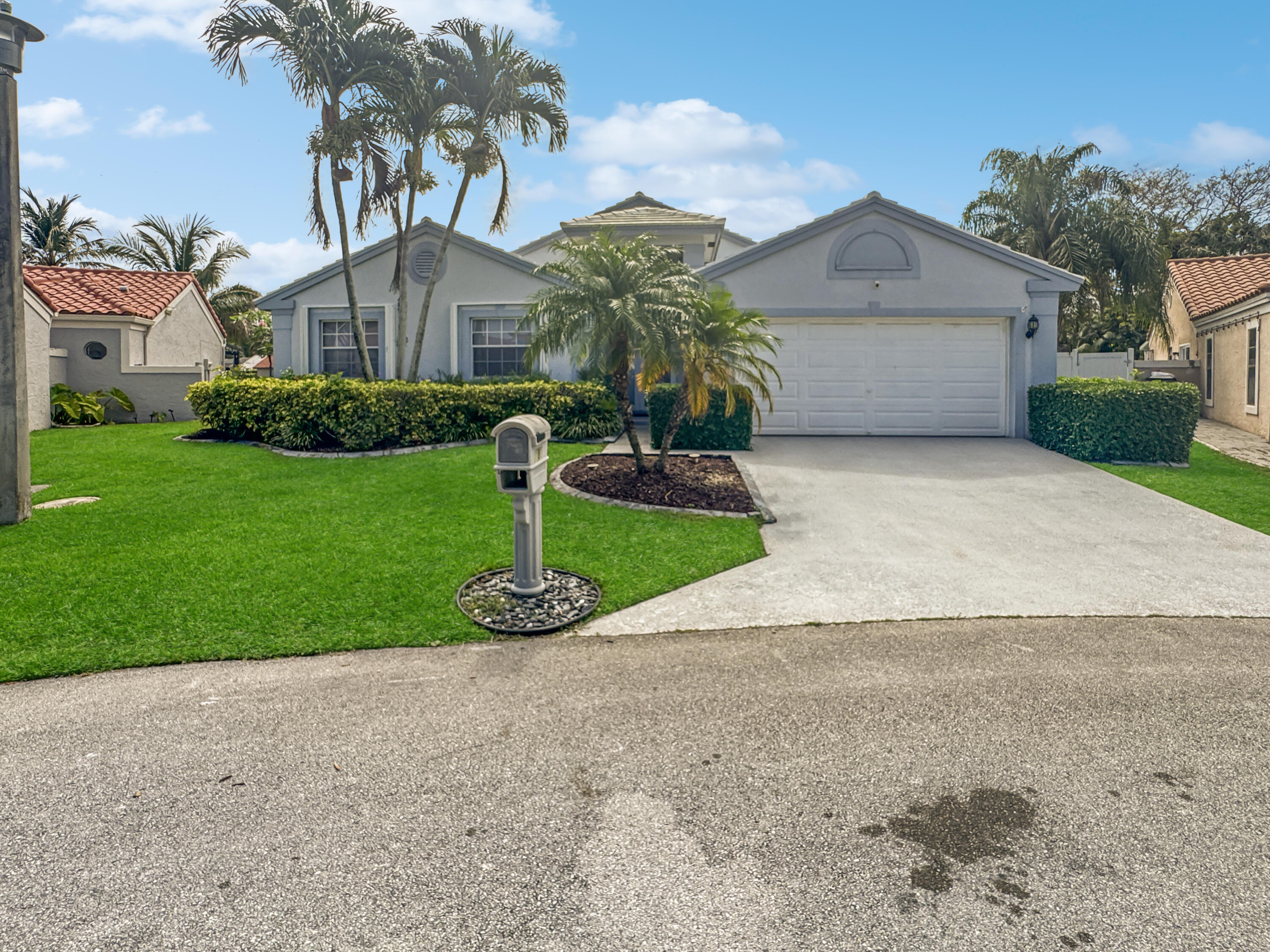 Foto de propiedad en 180 NW 47th Avenue, Deerfield Beach, FL 33442 Deerfield Beach con MLS# 