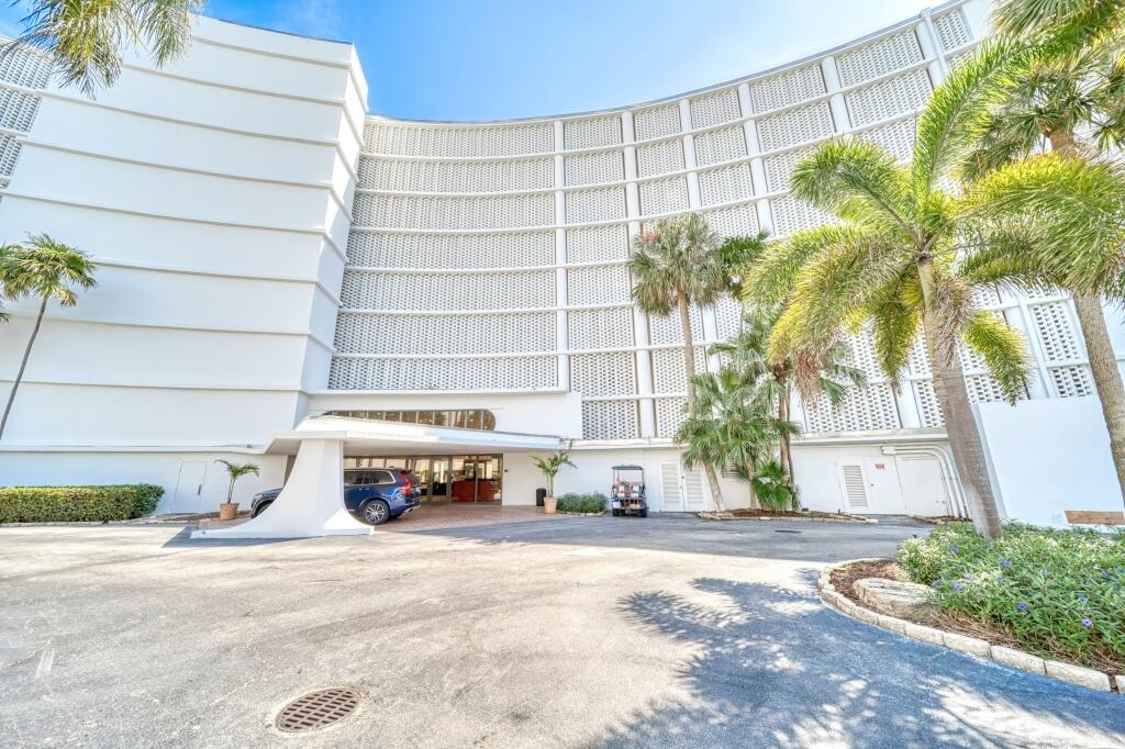 Foto de propiedad en 3590 S Ocean Boulevard 207, South Palm Beach, FL 33480 South Palm Beach con MLS# 