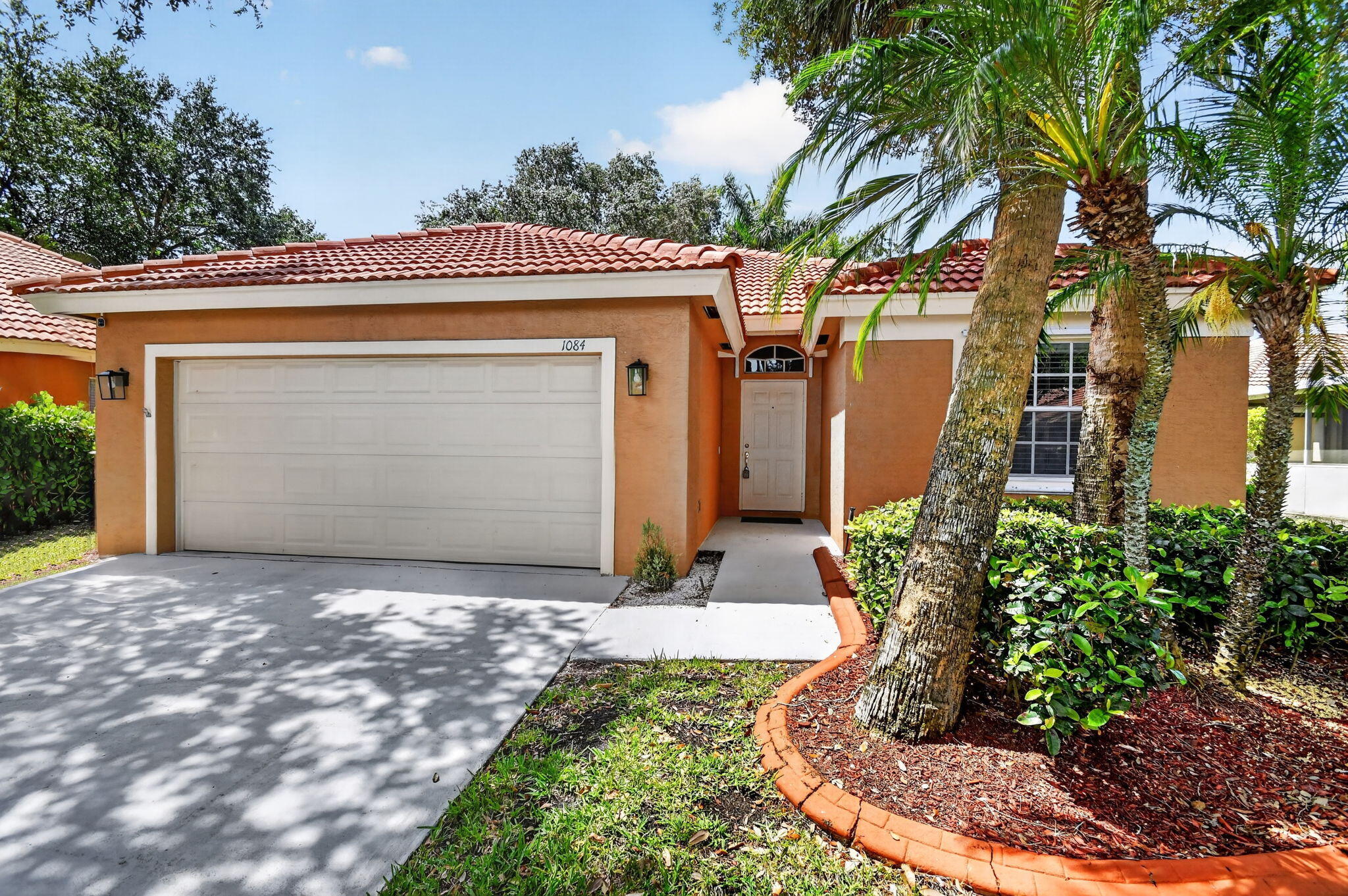 Foto de propiedad en 1084 Aspri Way, Riviera Beach, FL 33418 Riviera Beach con MLS# 