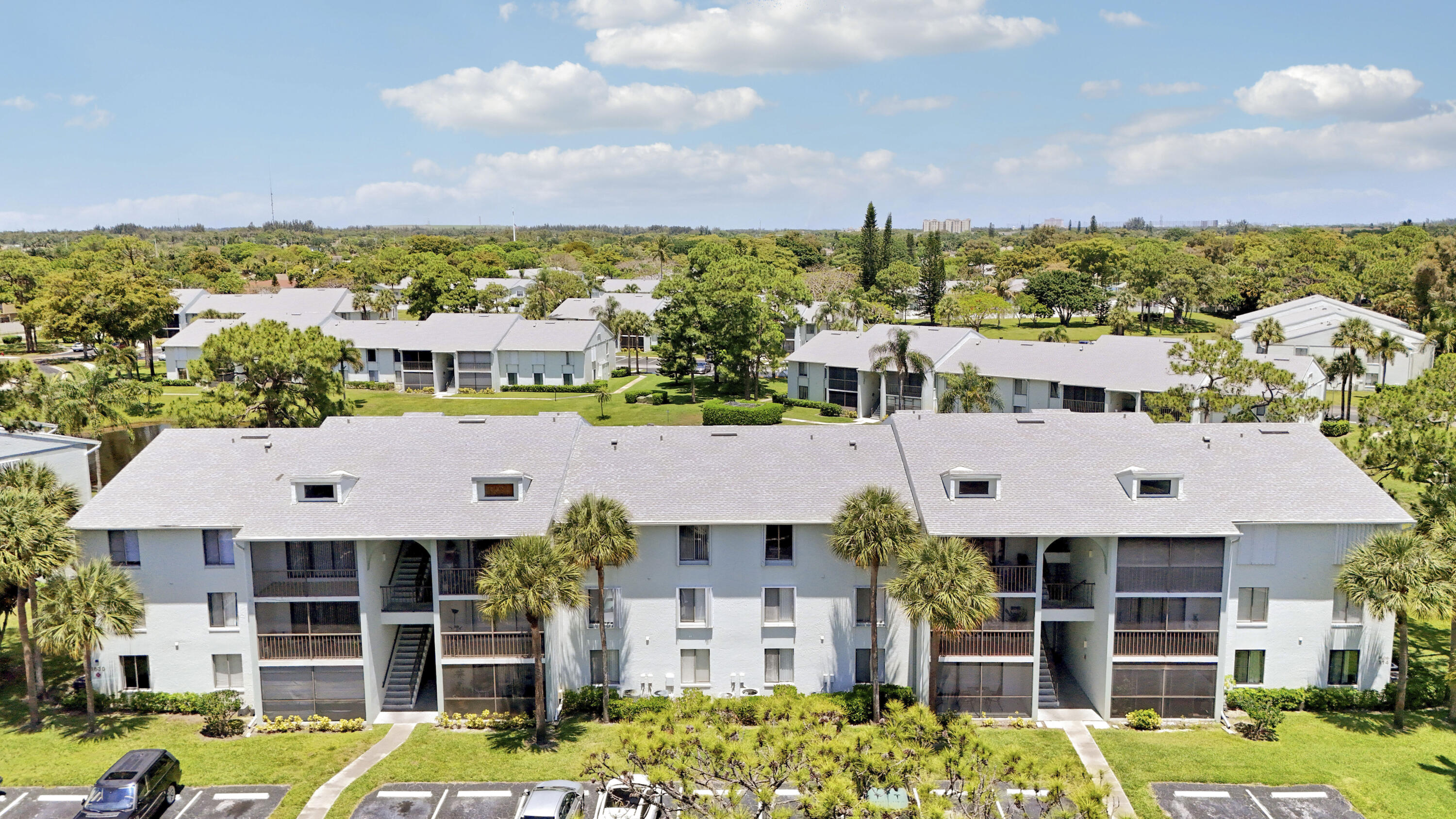 Foto de propiedad en 3630 Alder Drive E2, West Palm Beach, FL 33417 West Palm Beach con MLS# 