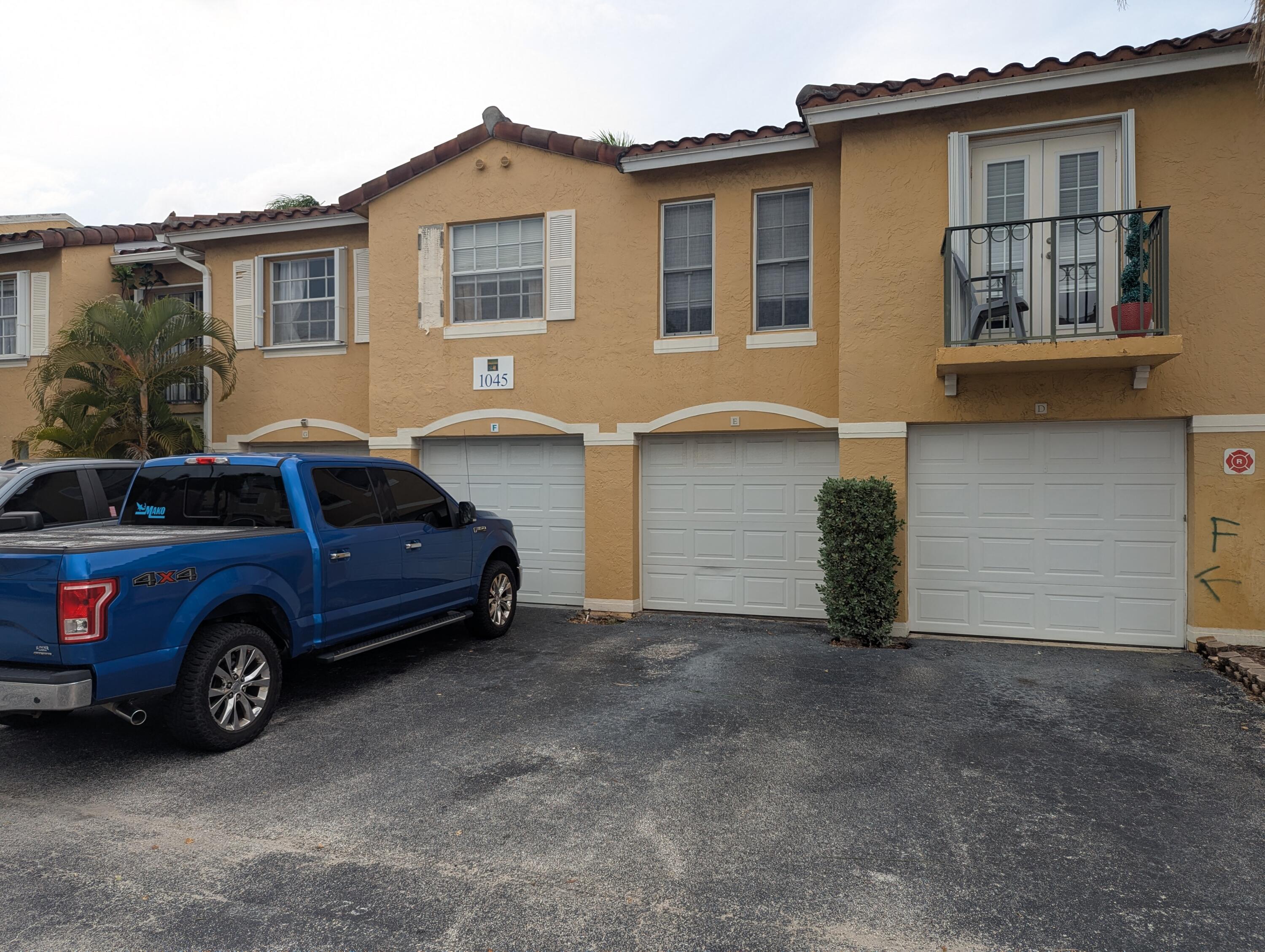 Alquilada 1045 Lake Shore Drive 202, Lake Park, FL 33403, Lake Park, FL 33403