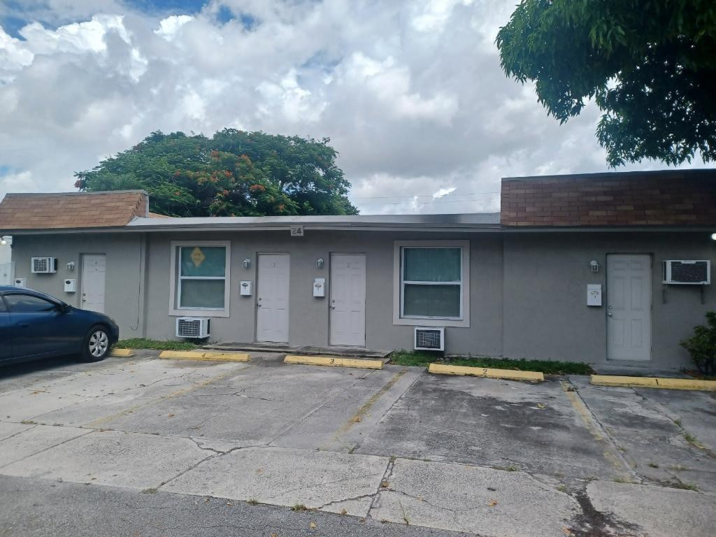 En Venta 24 SW 13th Street 1-5, Dania Beach, FL 33004, Dania Beach, FL 33004
