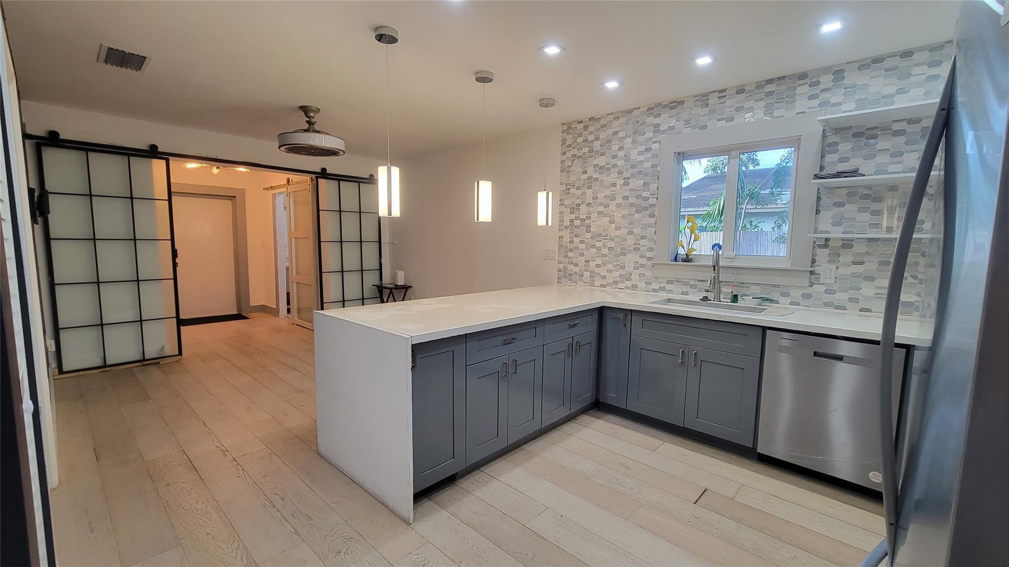 Foto de propiedad en 512 NW 15th Terrace, Fort Lauderdale, FL 33311 Fort Lauderdale con MLS# 