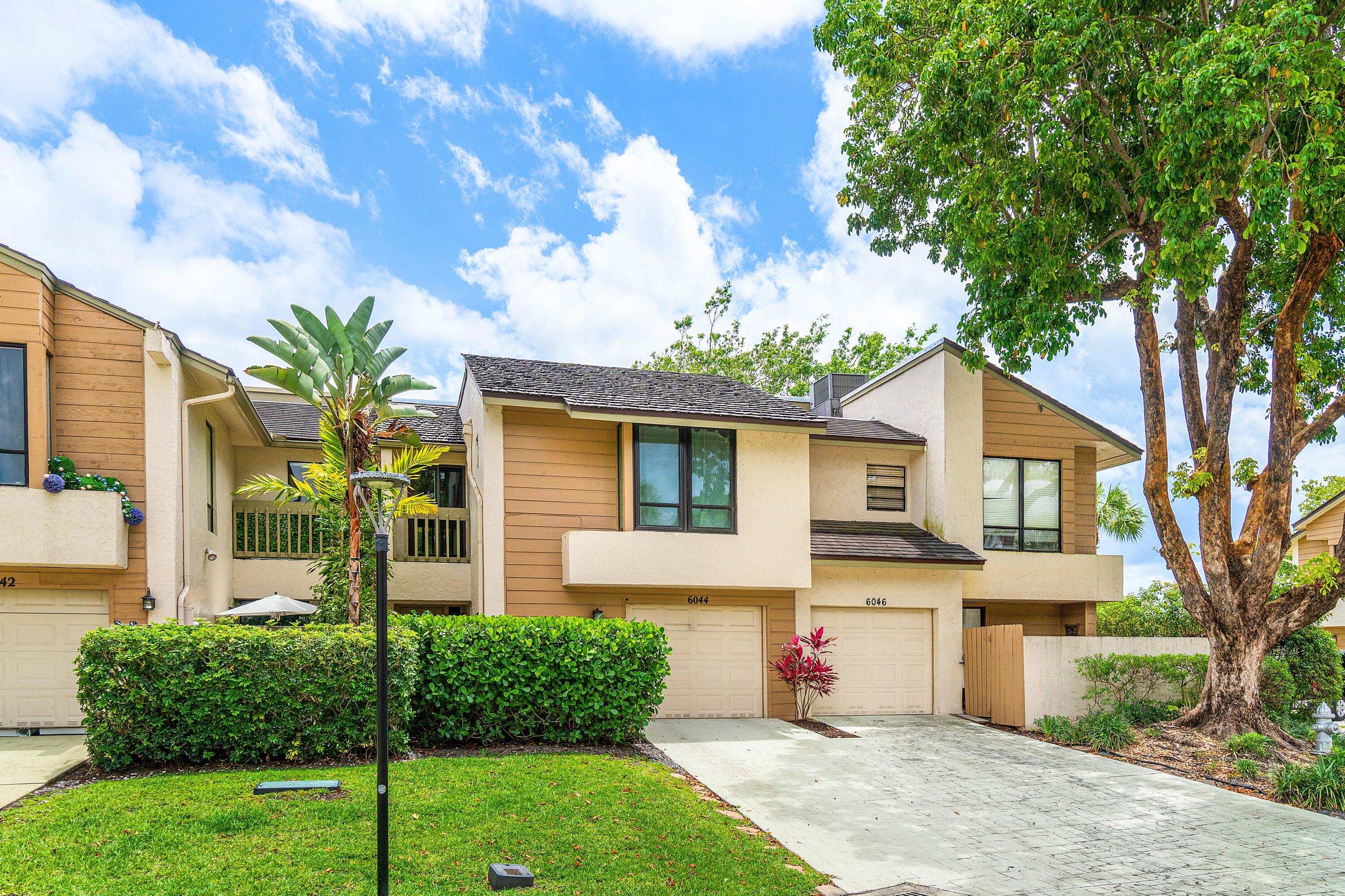 Foto de propiedad en 6044 Glendale Drive, Boca Raton, FL 33433 Boca Raton con MLS# 
