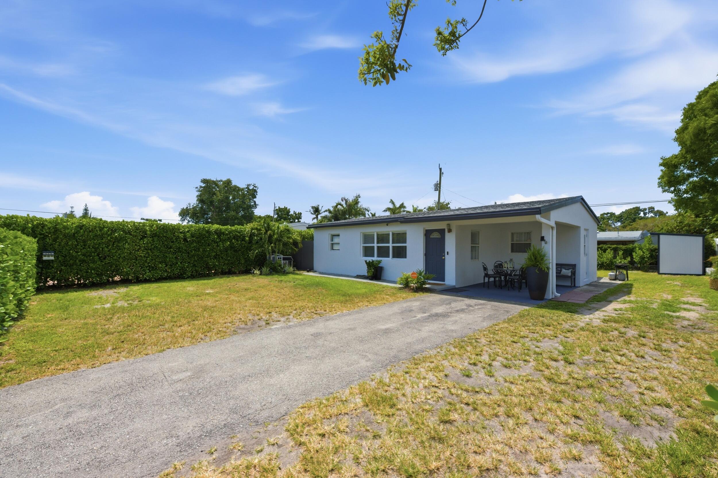 Foto de propiedad en 330 NE 59th Court, Oakland Park, FL 33334 Oakland Park con MLS# 