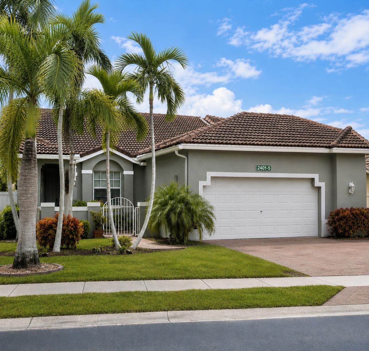 En Venta 2401 E Aragon Boulevard 5, Sunrise, FL 33313, Sunrise, FL 33313