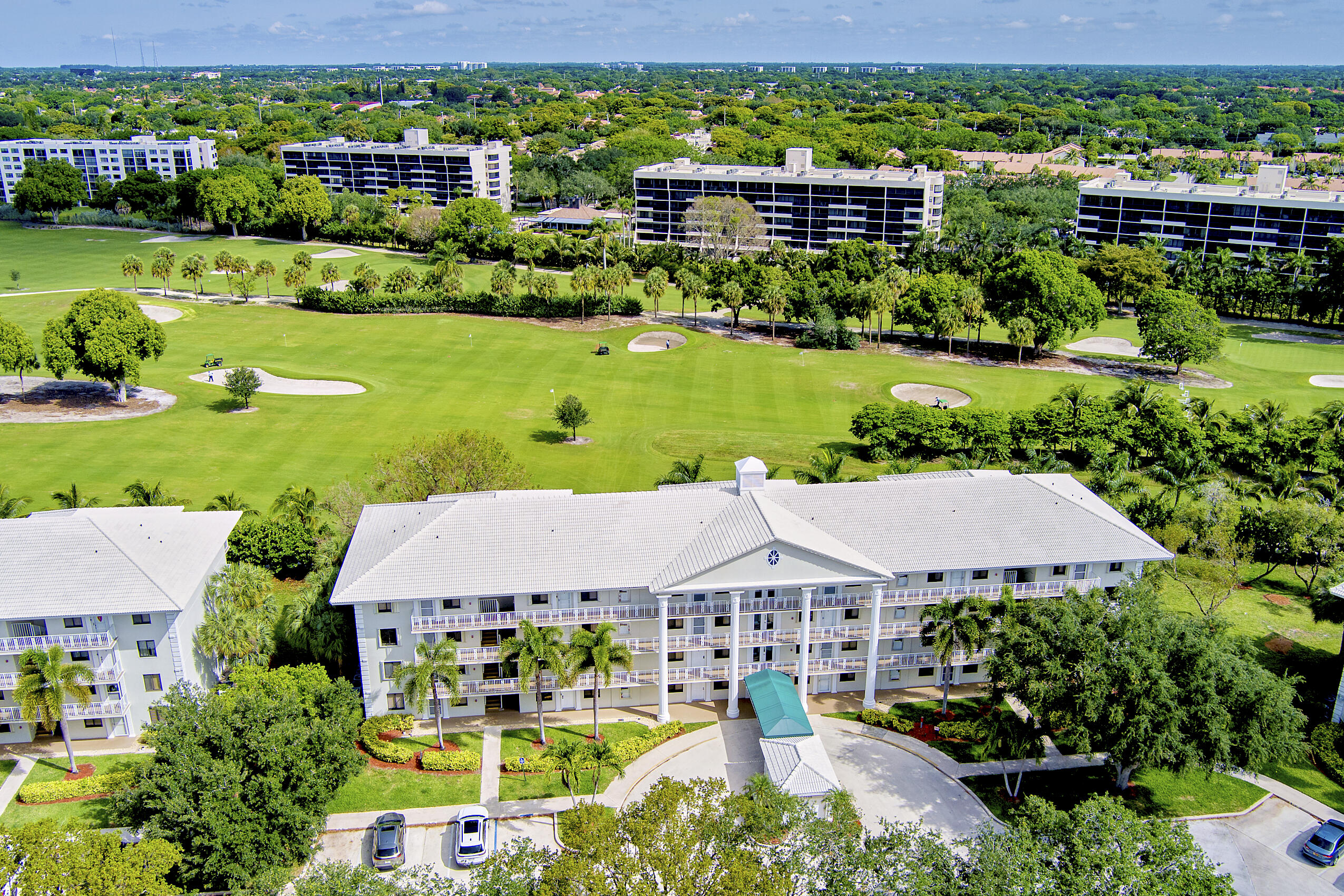 Foto de propiedad en 6145 Balboa Circle 103, Boca Raton, FL 33433 Boca Raton con MLS# 